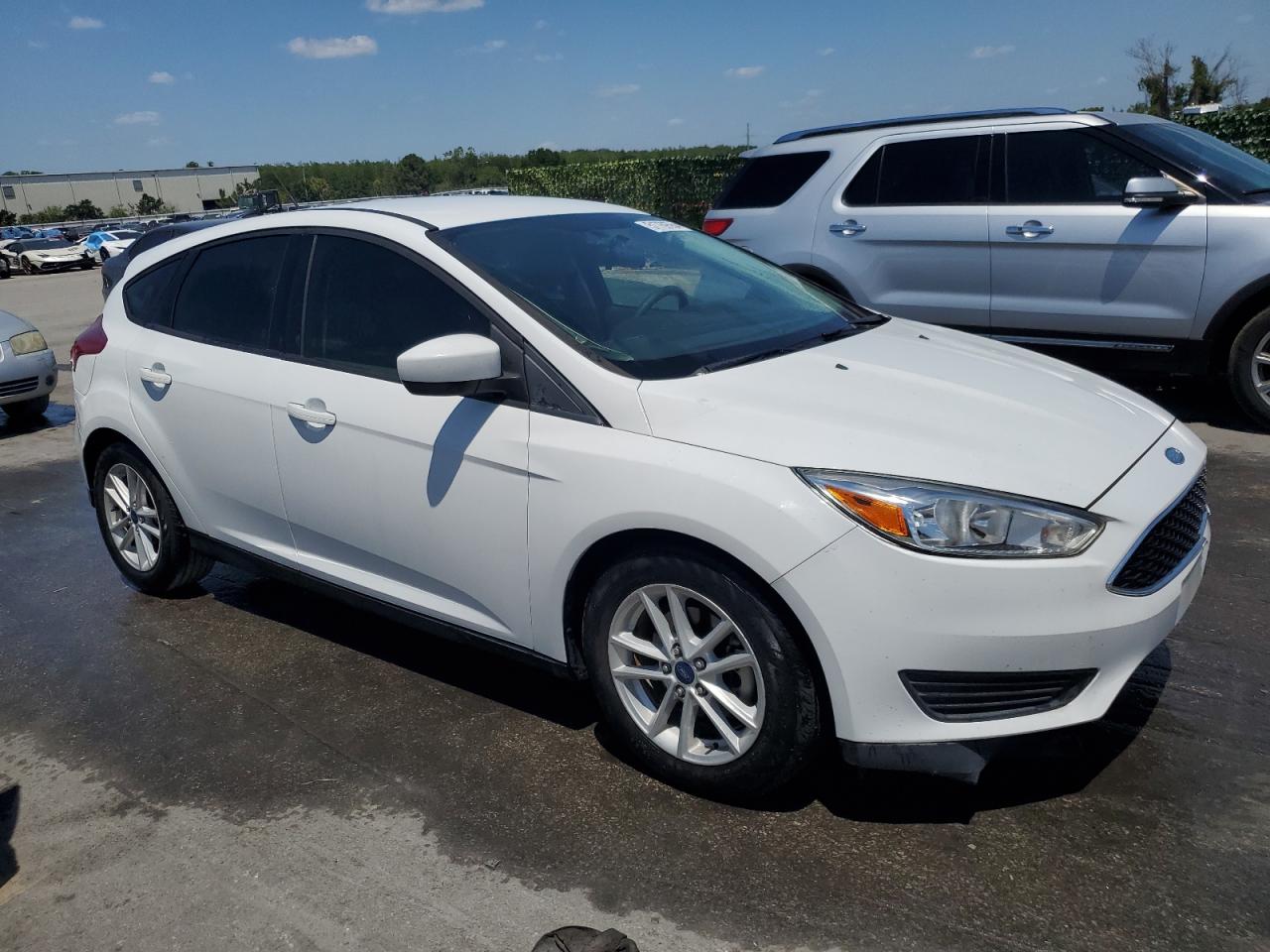 Photo 3 VIN: 1FADP3K22JL234630 - FORD FOCUS 