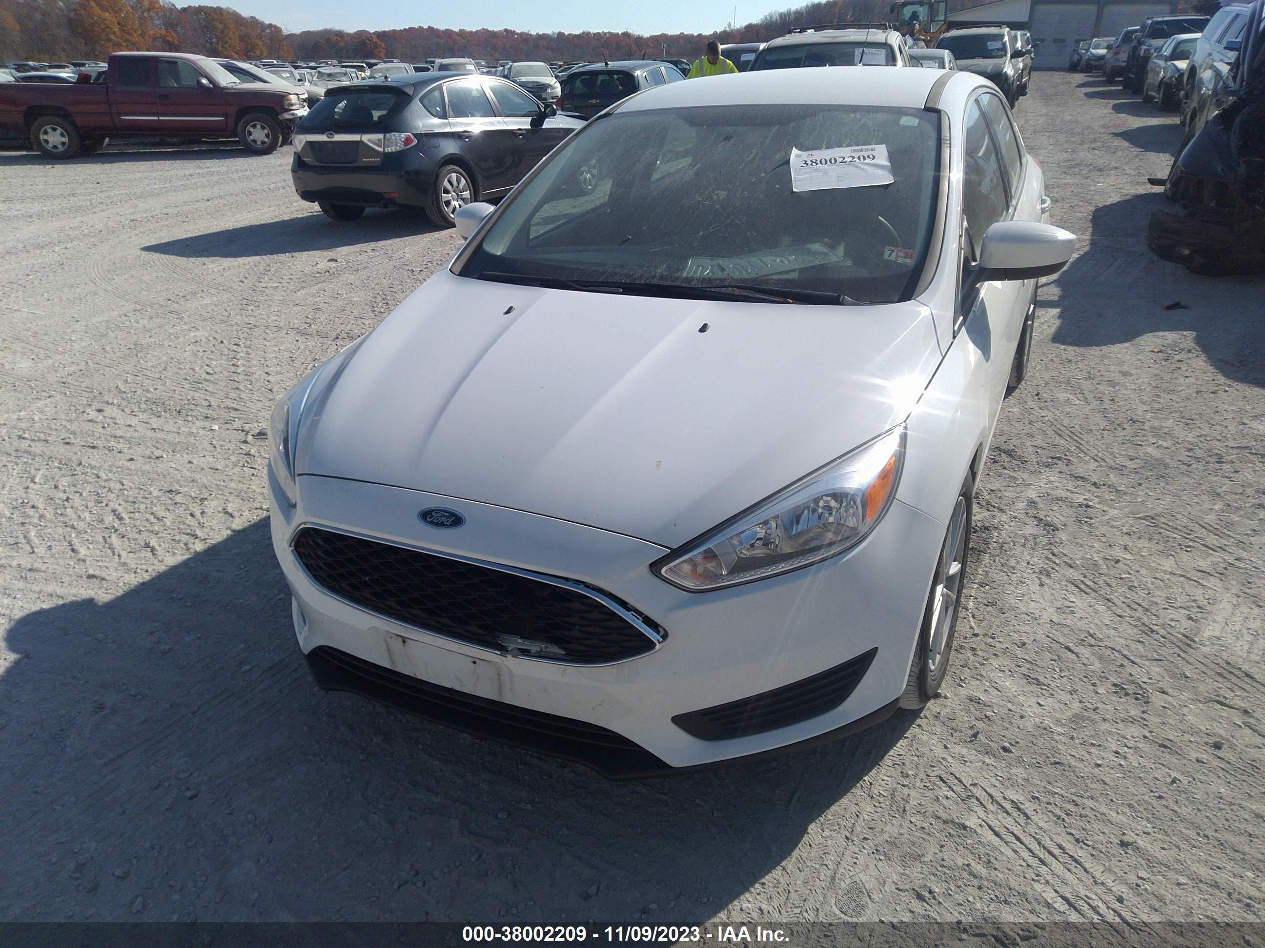 Photo 5 VIN: 1FADP3K22JL288770 - FORD FOCUS 