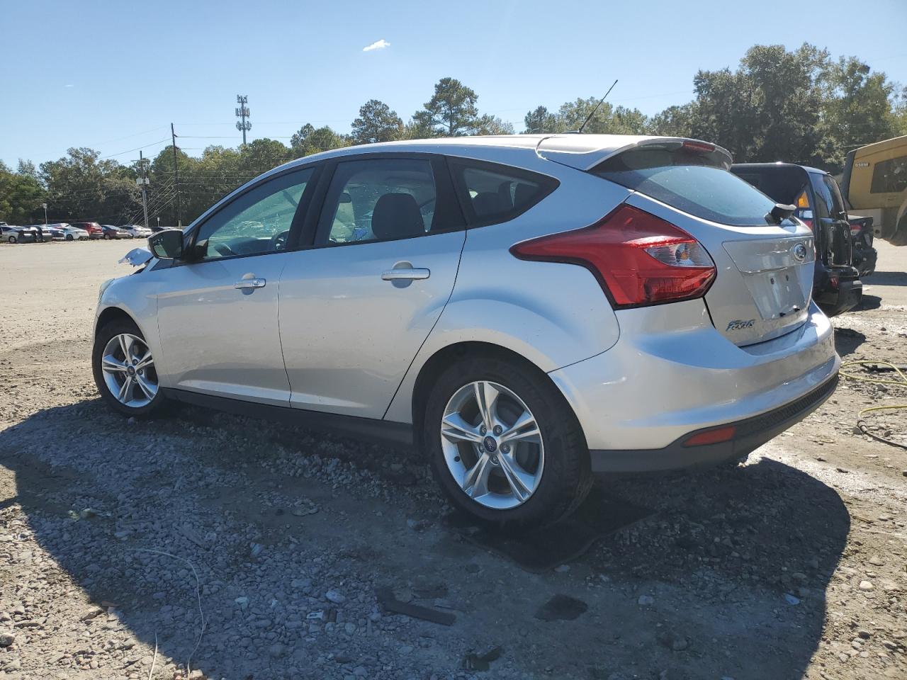 Photo 1 VIN: 1FADP3K23EL392755 - FORD FOCUS 