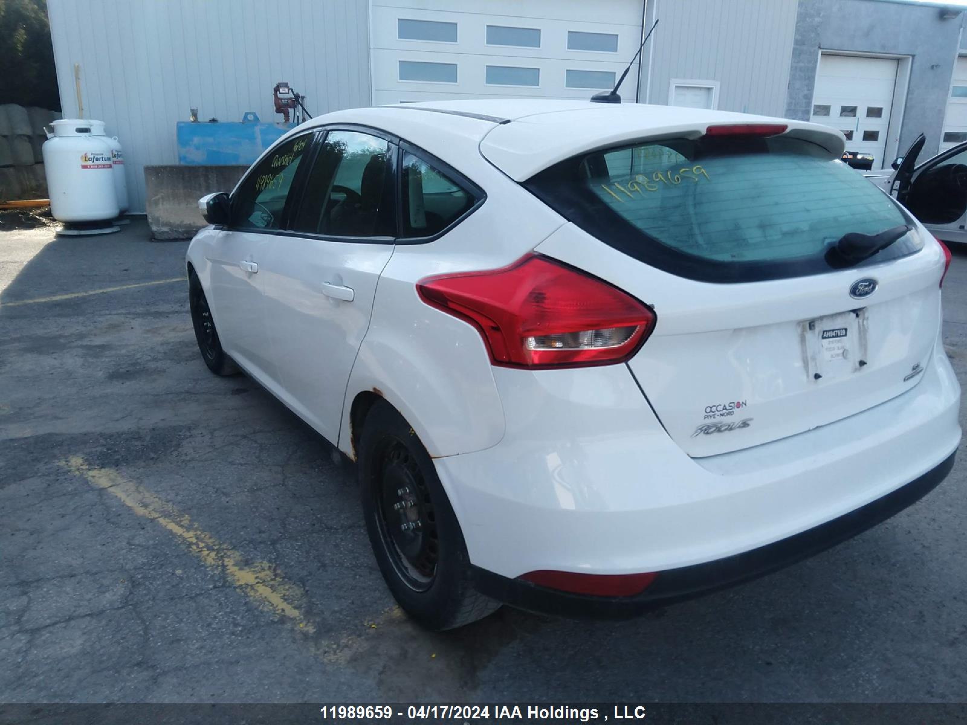 Photo 2 VIN: 1FADP3K23GL316617 - FORD FOCUS 