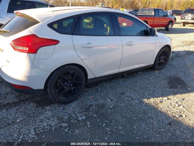 Photo 3 VIN: 1FADP3K23GL326743 - FORD FOCUS 