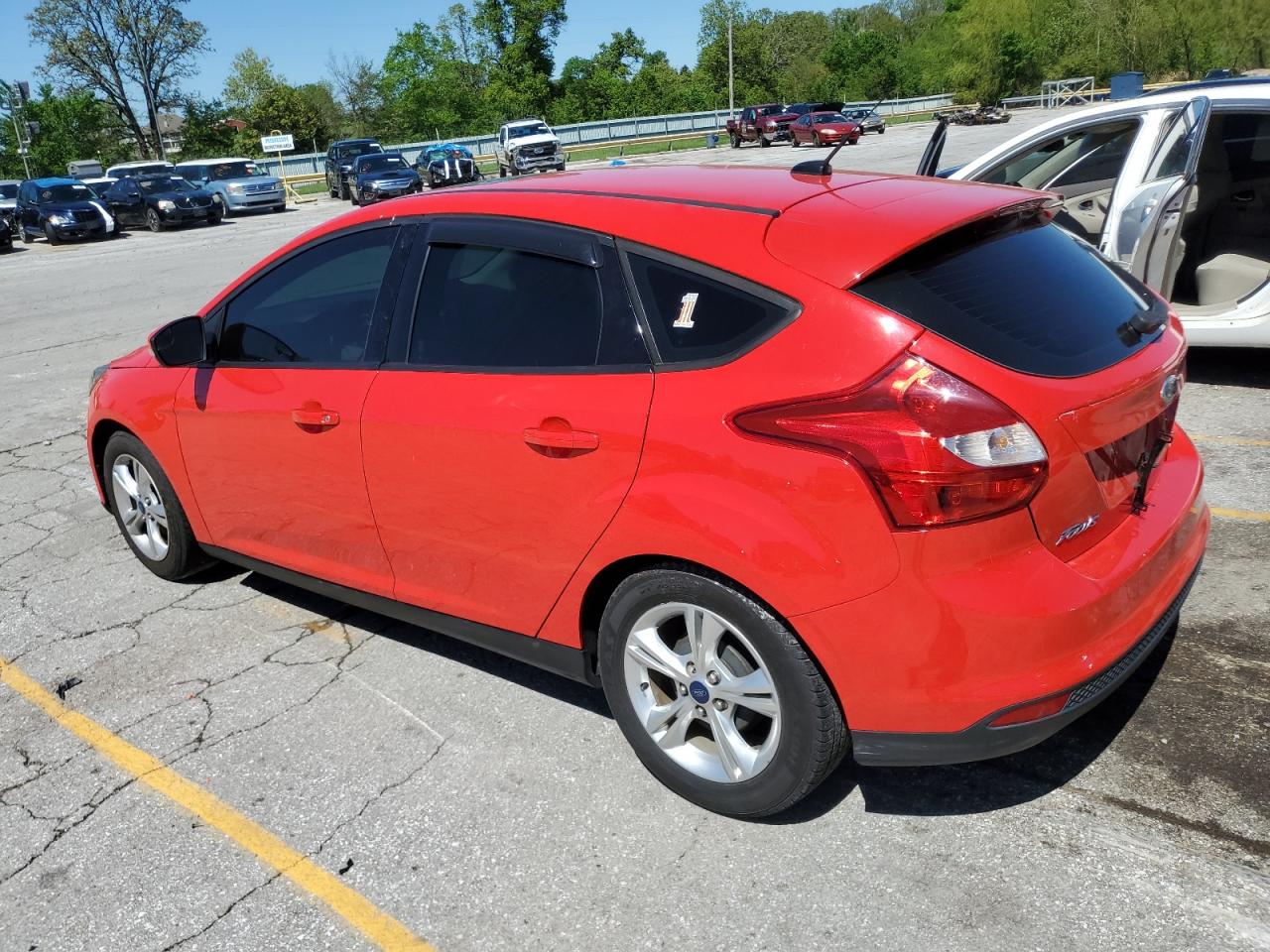 Photo 1 VIN: 1FADP3K24EL309155 - FORD FOCUS 