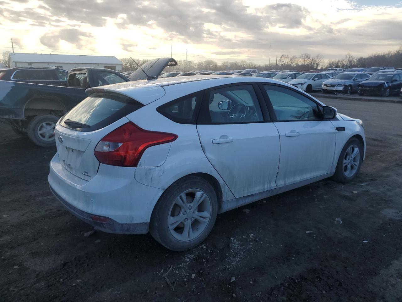 Photo 2 VIN: 1FADP3K24EL362728 - FORD FOCUS 