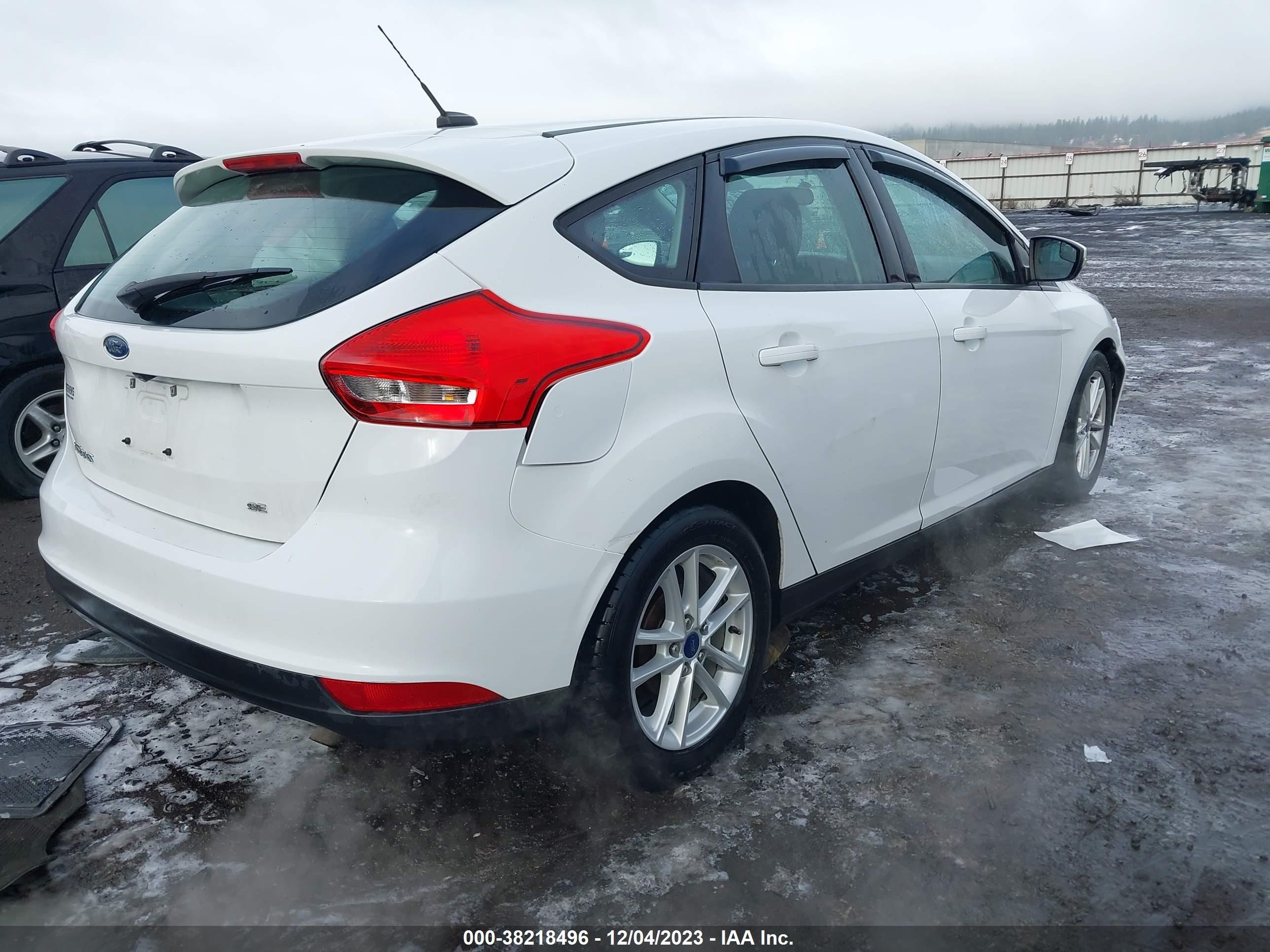 Photo 3 VIN: 1FADP3K24FL213415 - FORD FOCUS 