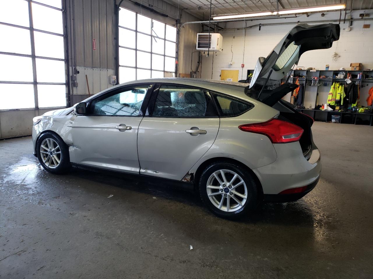 Photo 1 VIN: 1FADP3K24FL226567 - FORD FOCUS 