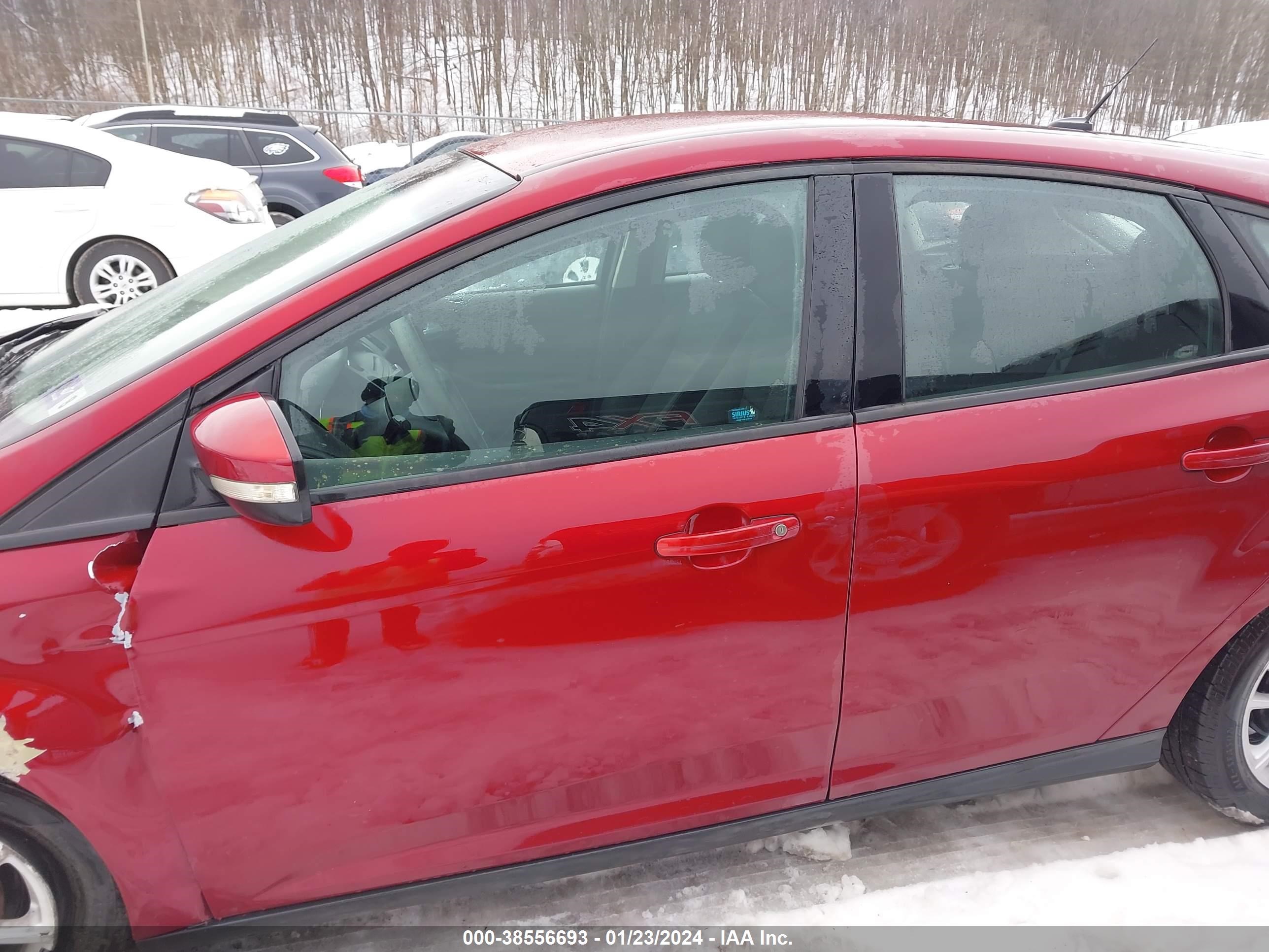 Photo 12 VIN: 1FADP3K24FL245099 - FORD FOCUS 