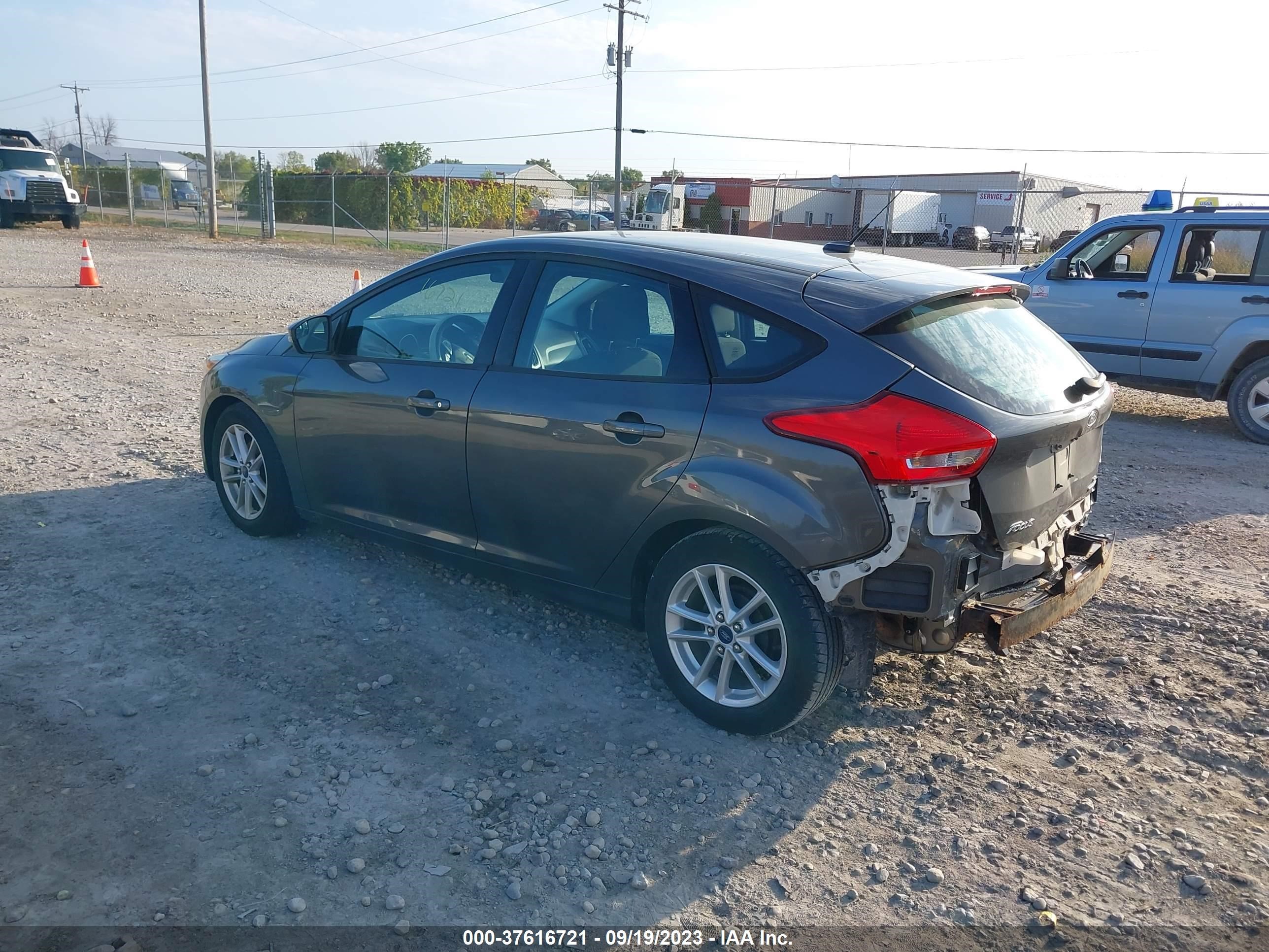 Photo 2 VIN: 1FADP3K24FL254417 - FORD FOCUS 