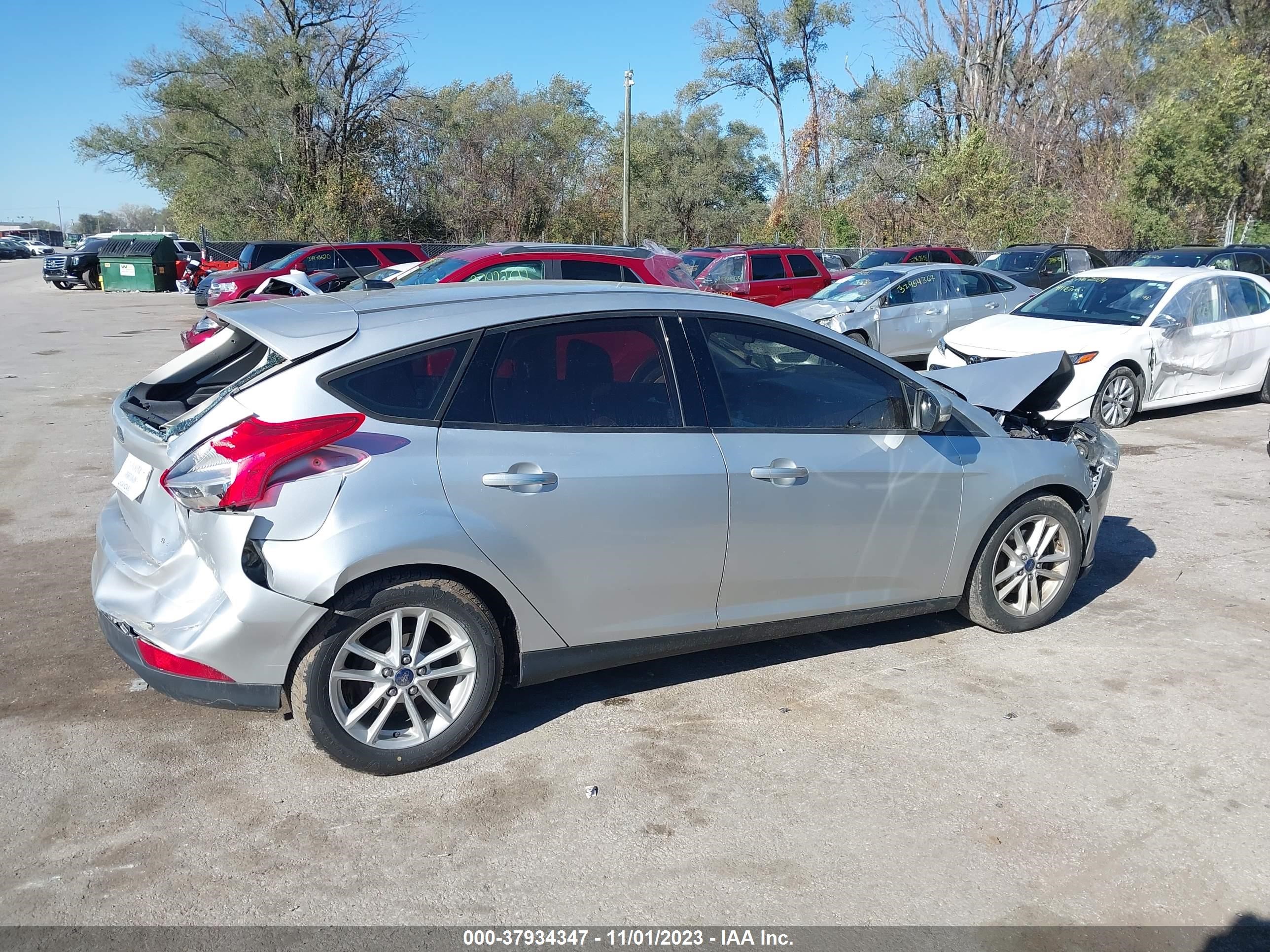 Photo 12 VIN: 1FADP3K24FL327009 - FORD FOCUS 