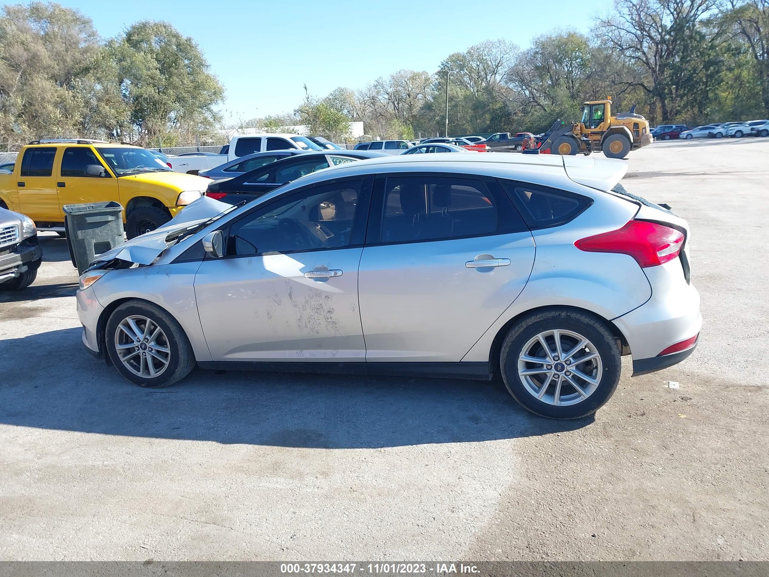 Photo 13 VIN: 1FADP3K24FL327009 - FORD FOCUS 