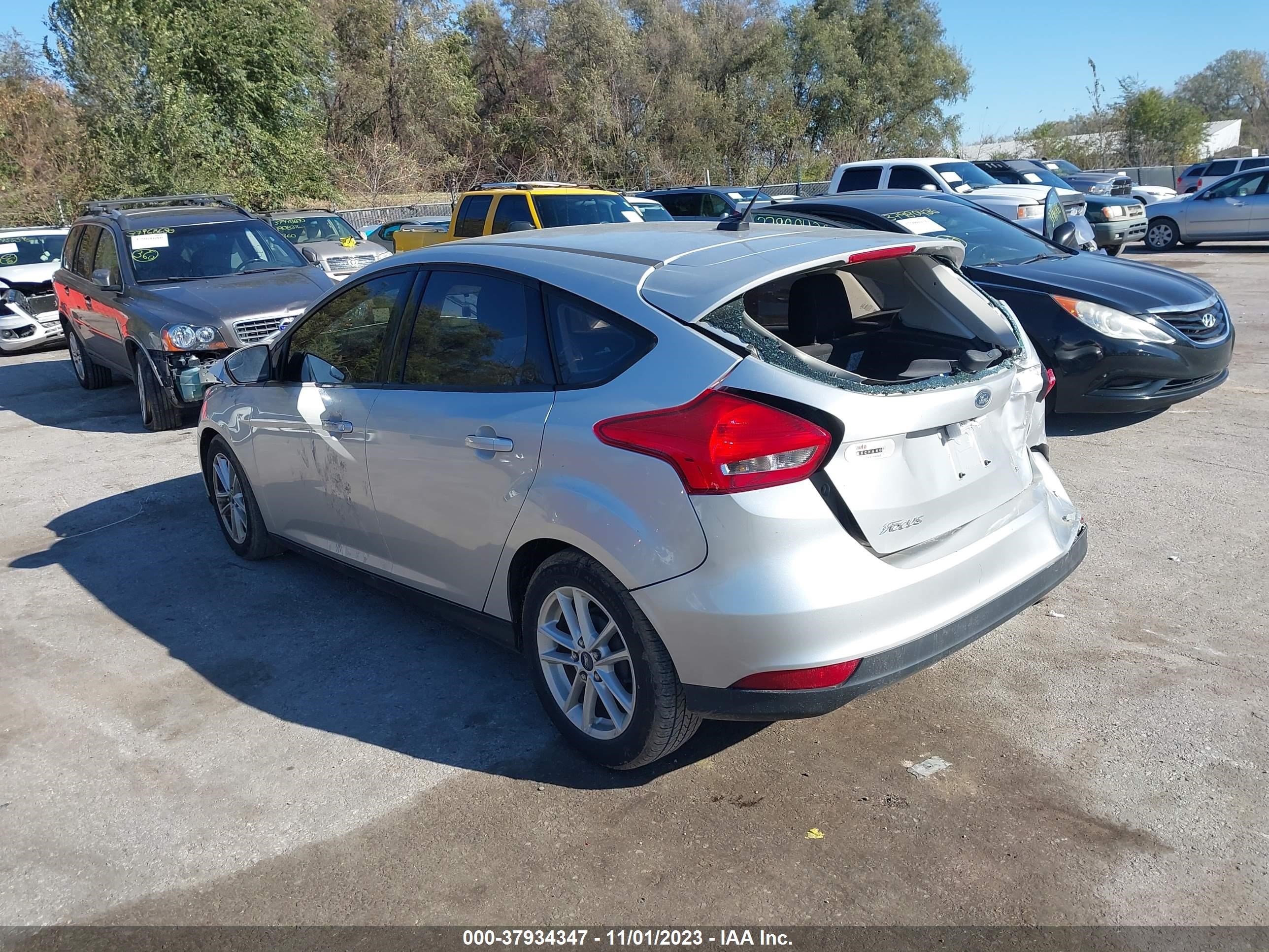 Photo 2 VIN: 1FADP3K24FL327009 - FORD FOCUS 