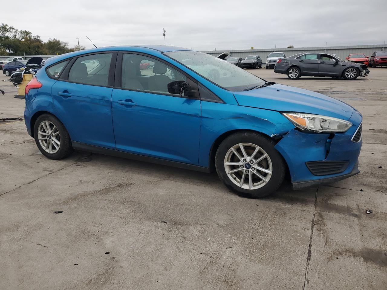 Photo 3 VIN: 1FADP3K24GL267895 - FORD FOCUS 