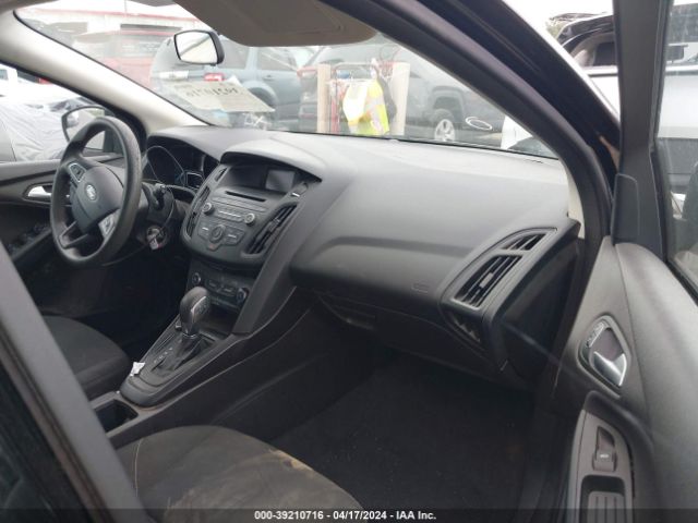 Photo 4 VIN: 1FADP3K24HL217922 - FORD FOCUS 