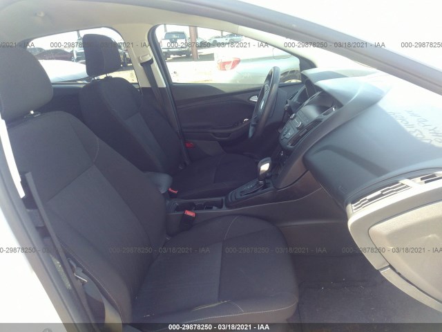 Photo 4 VIN: 1FADP3K24JL260775 - FORD FOCUS 