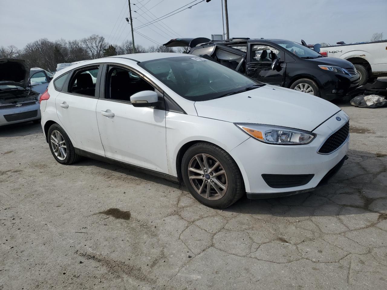 Photo 3 VIN: 1FADP3K25HL286621 - FORD FOCUS 