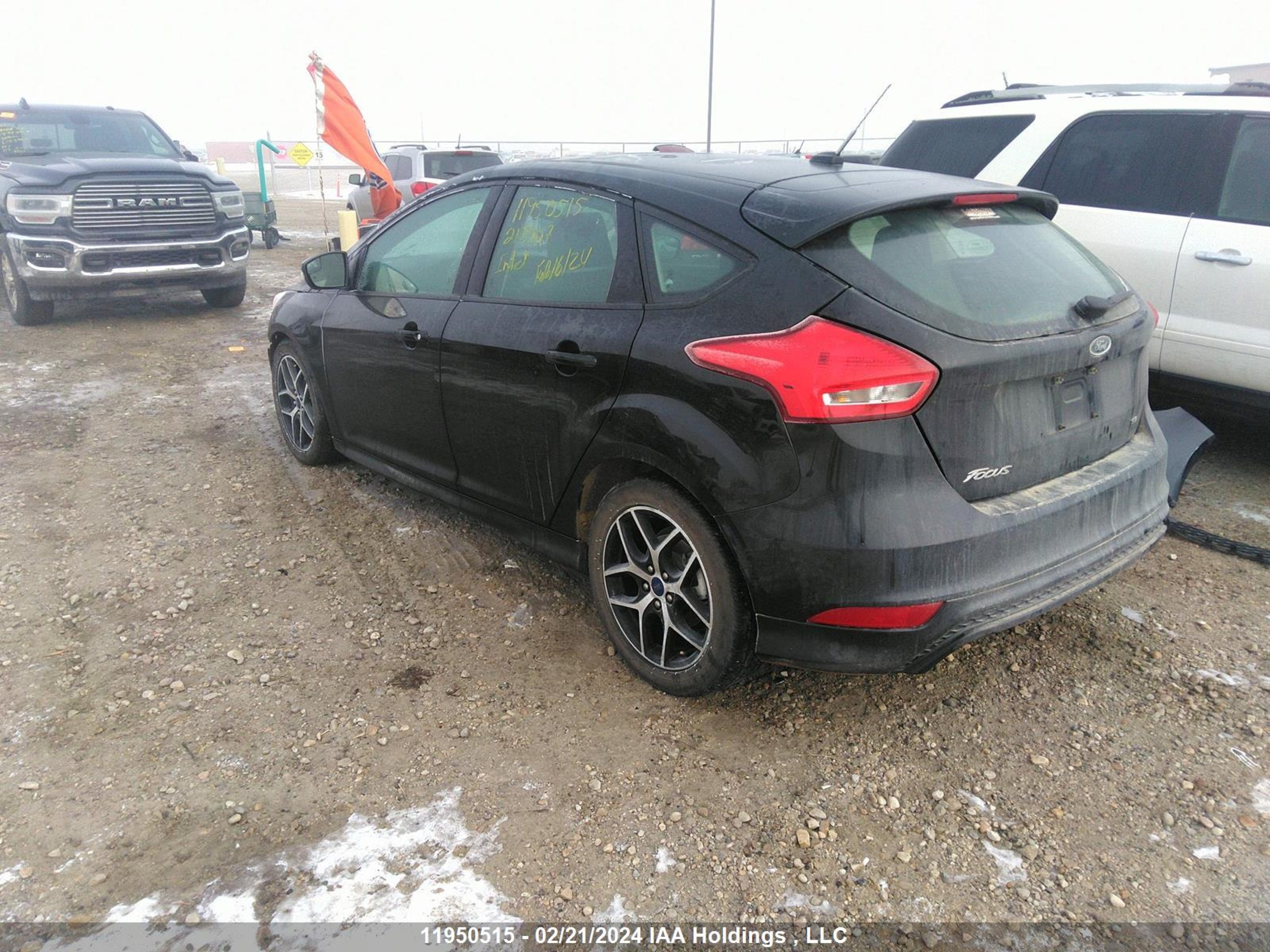 Photo 2 VIN: 1FADP3K25JL218907 - FORD FOCUS 