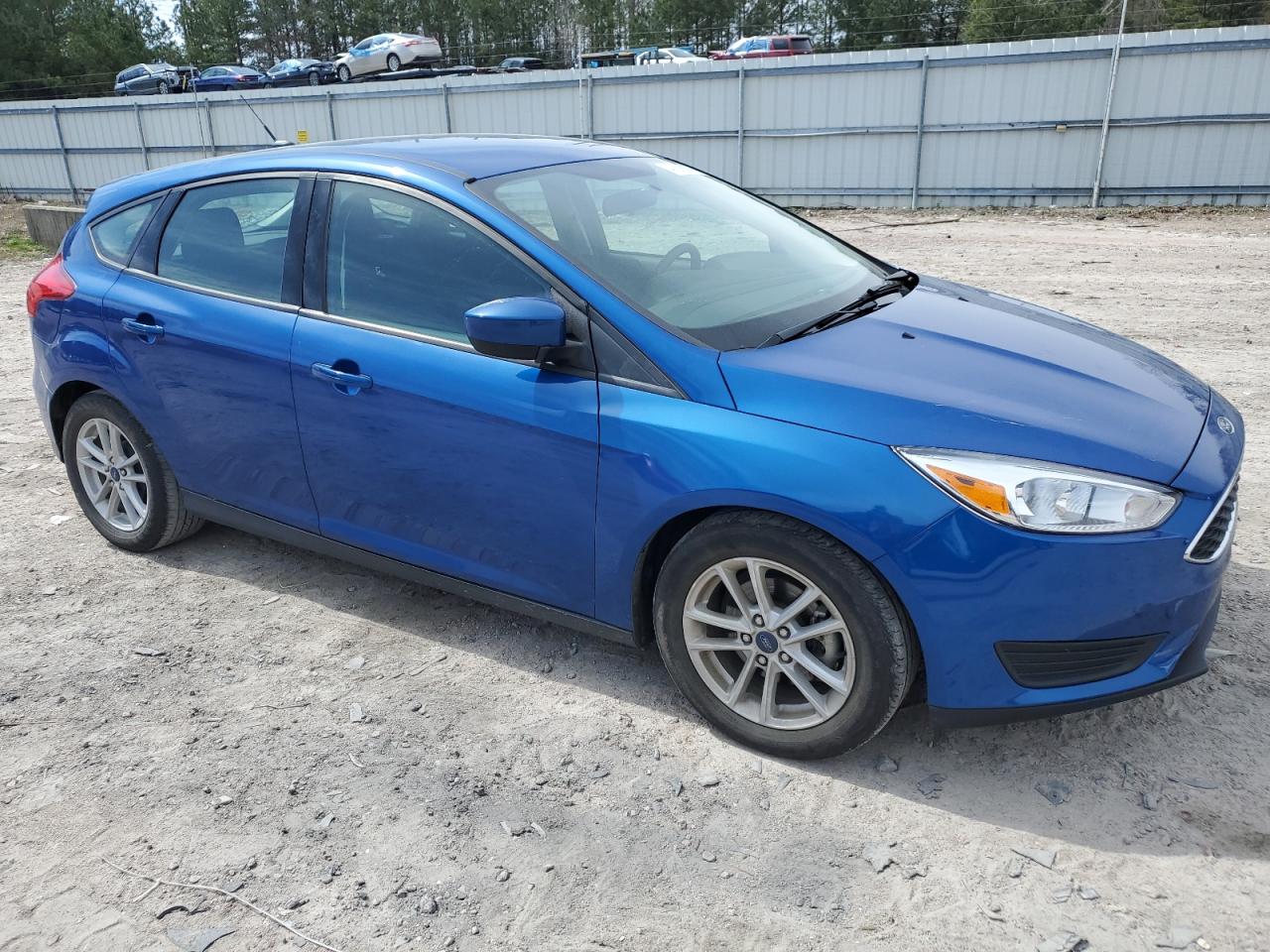 Photo 3 VIN: 1FADP3K25JL220107 - FORD FOCUS 