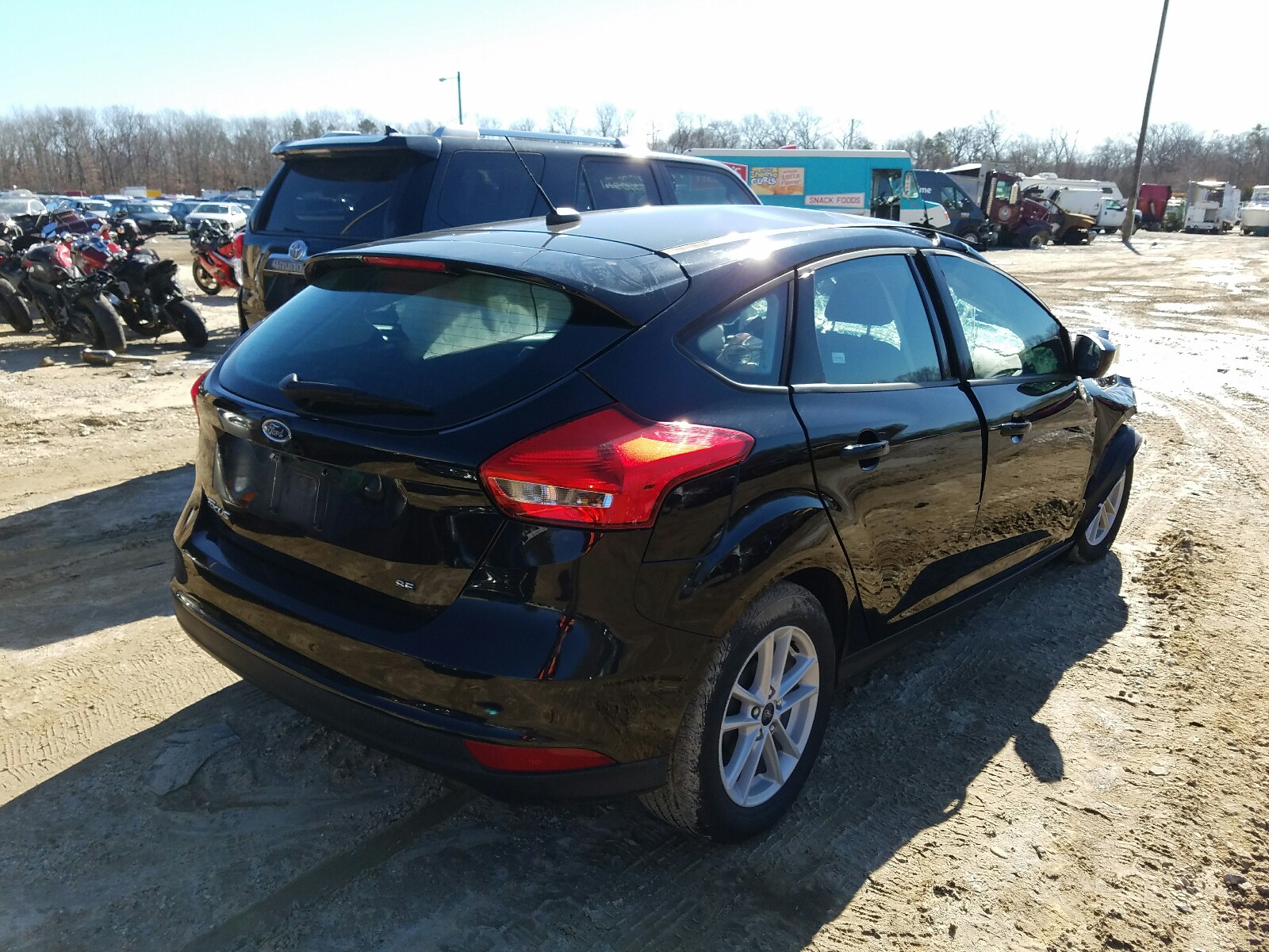 Photo 3 VIN: 1FADP3K25JL250238 - FORD FOCUS SE 