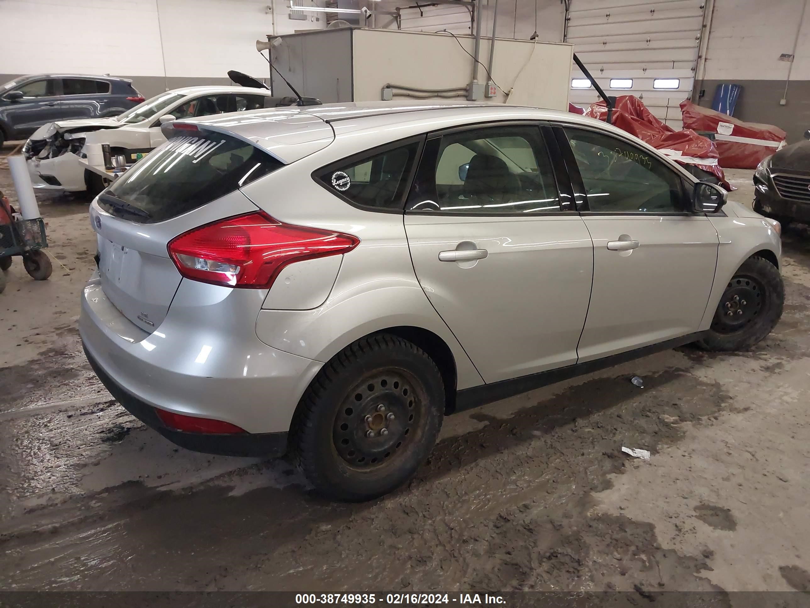 Photo 3 VIN: 1FADP3K26FL233410 - FORD FOCUS 