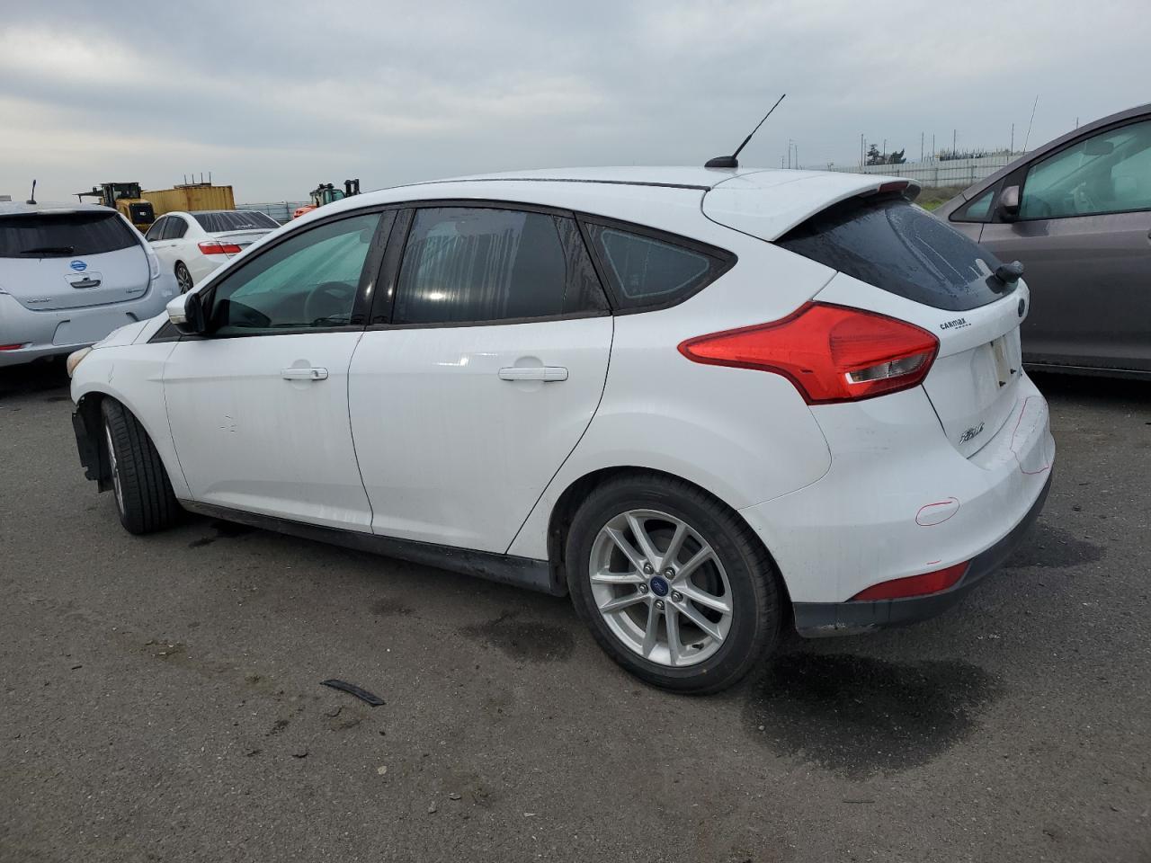 Photo 1 VIN: 1FADP3K26GL217810 - FORD FOCUS 