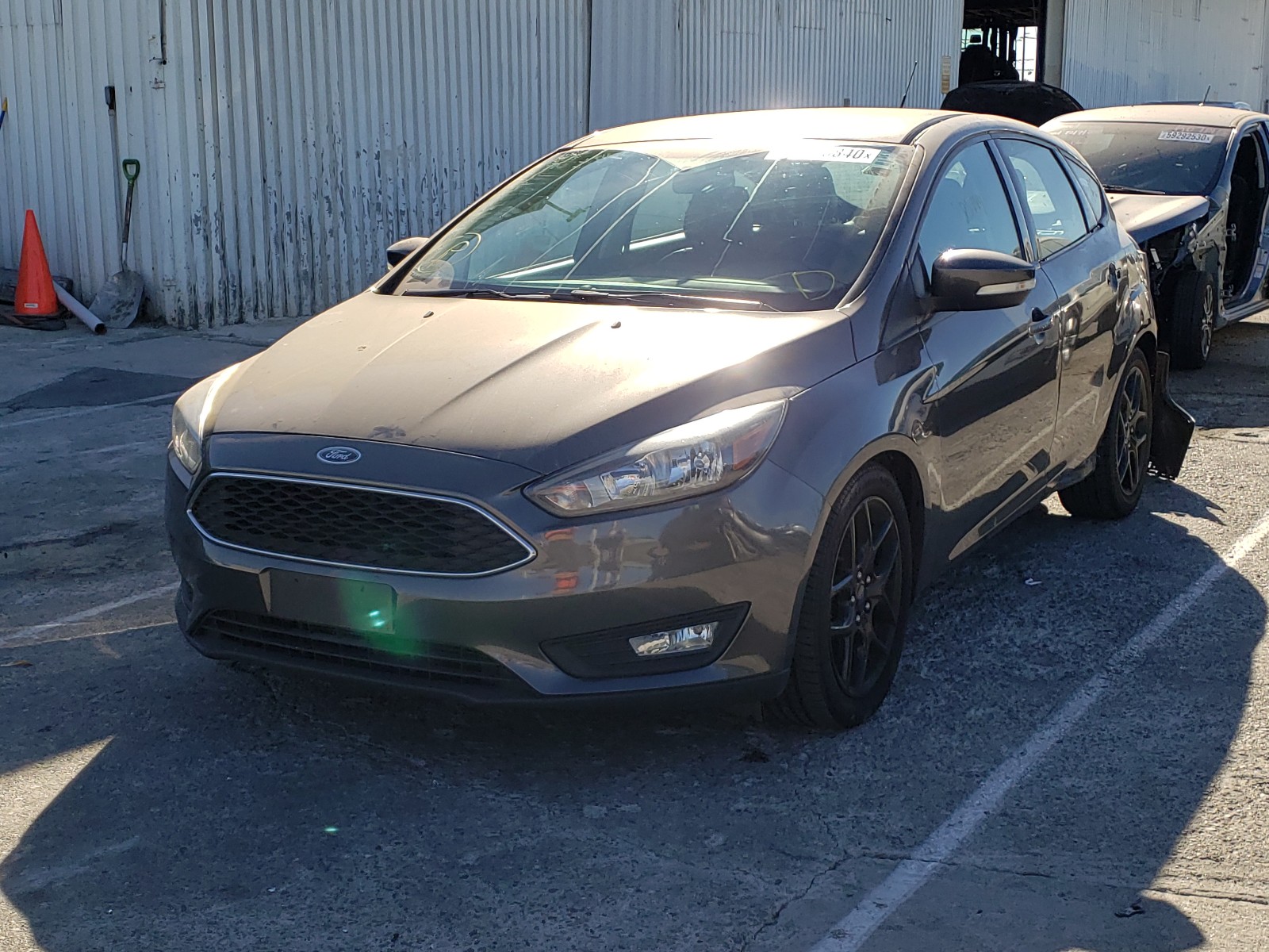 Photo 1 VIN: 1FADP3K26GL332908 - FORD FOCUS 