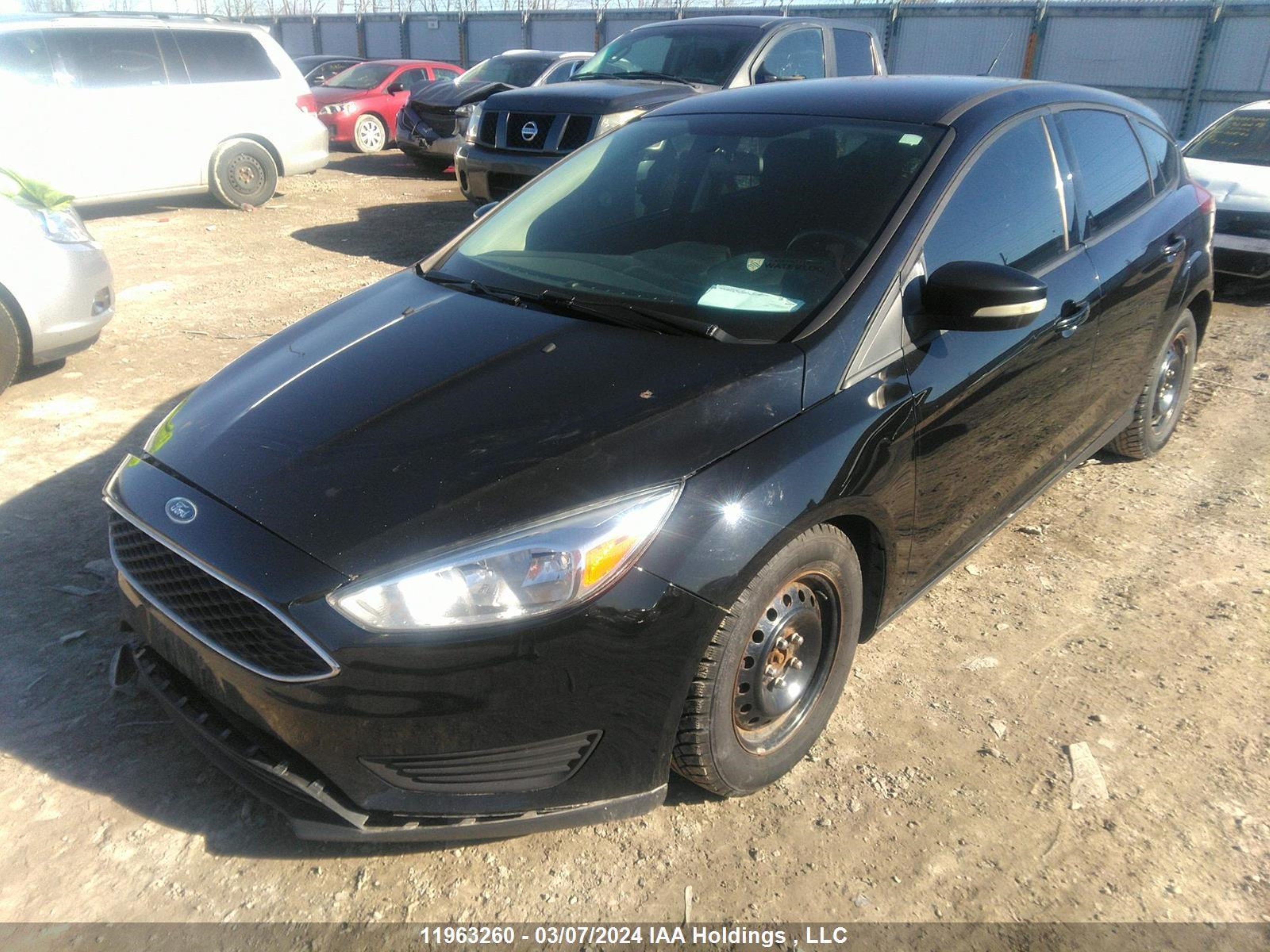 Photo 1 VIN: 1FADP3K26JL219001 - FORD FOCUS 