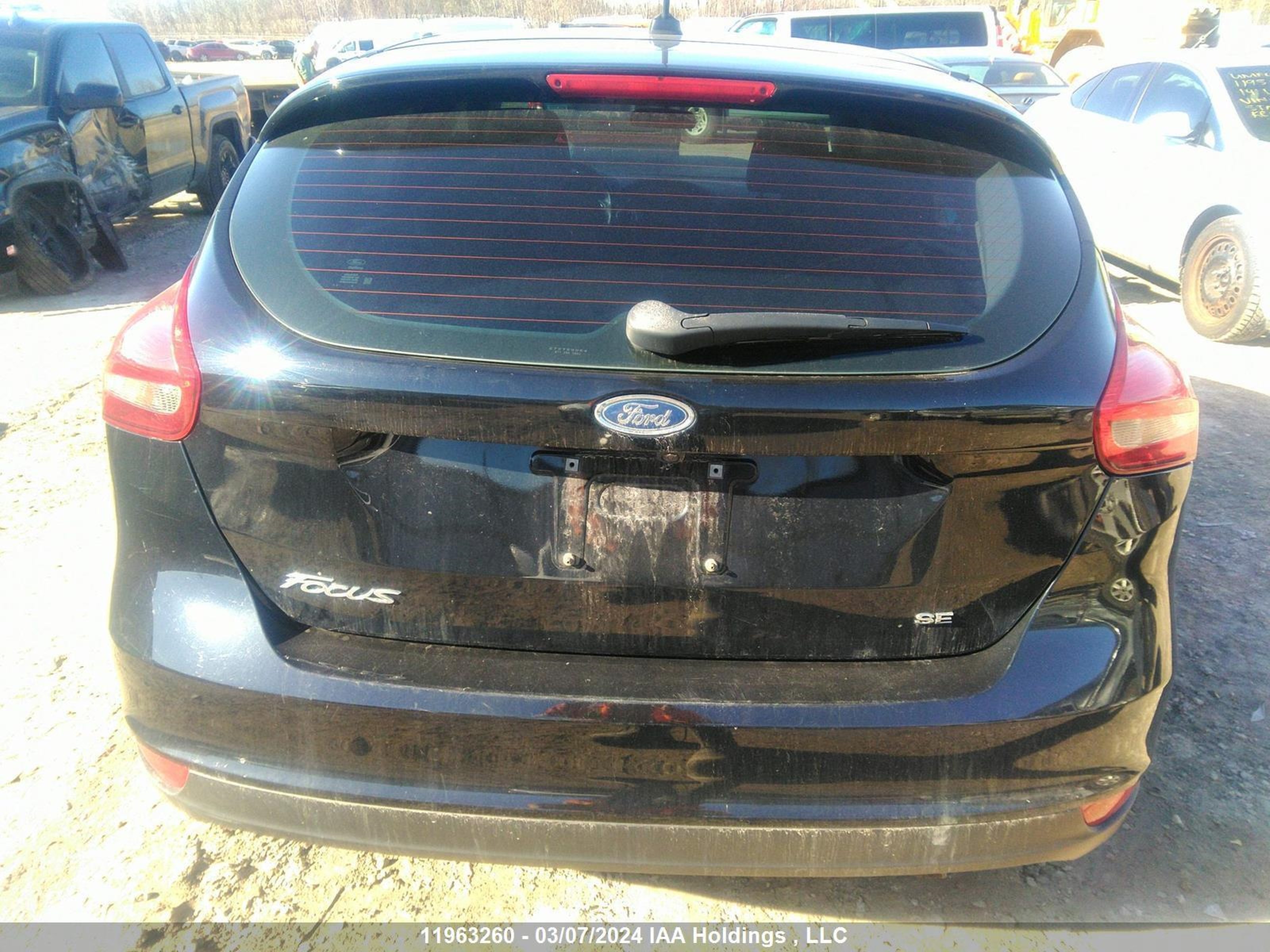 Photo 15 VIN: 1FADP3K26JL219001 - FORD FOCUS 