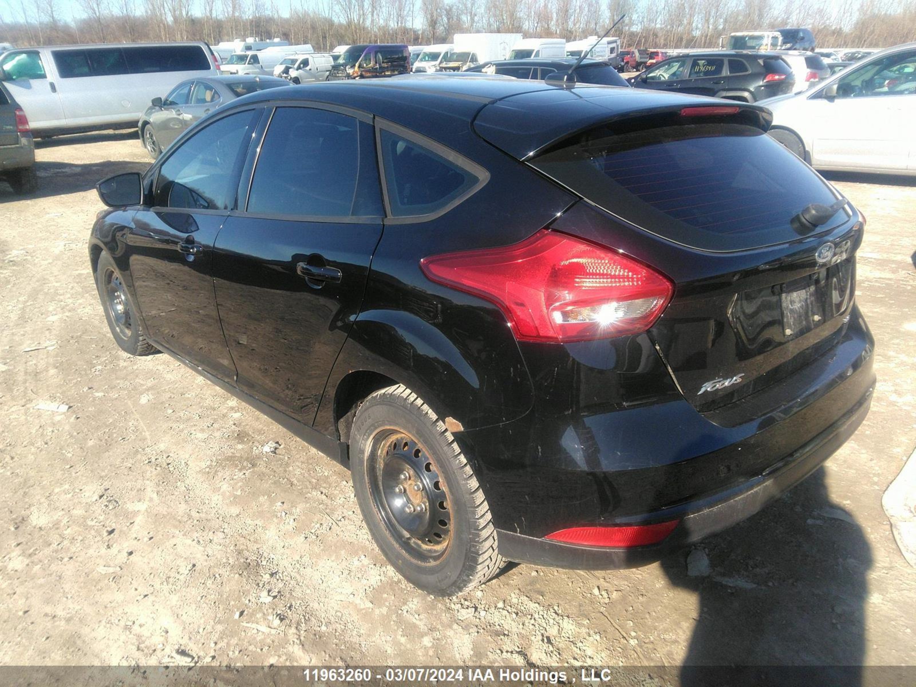 Photo 2 VIN: 1FADP3K26JL219001 - FORD FOCUS 