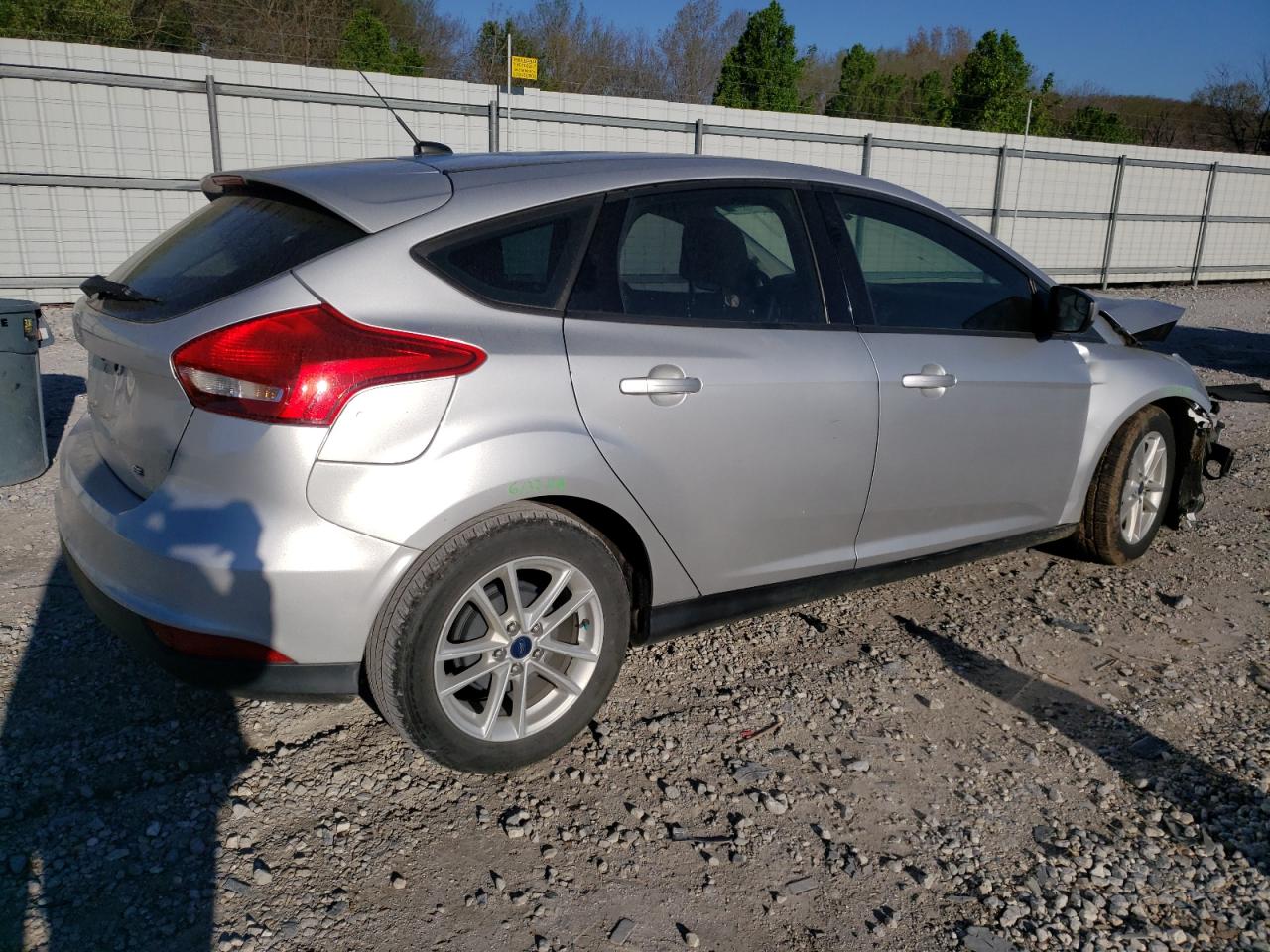 Photo 2 VIN: 1FADP3K26JL256128 - FORD FOCUS 