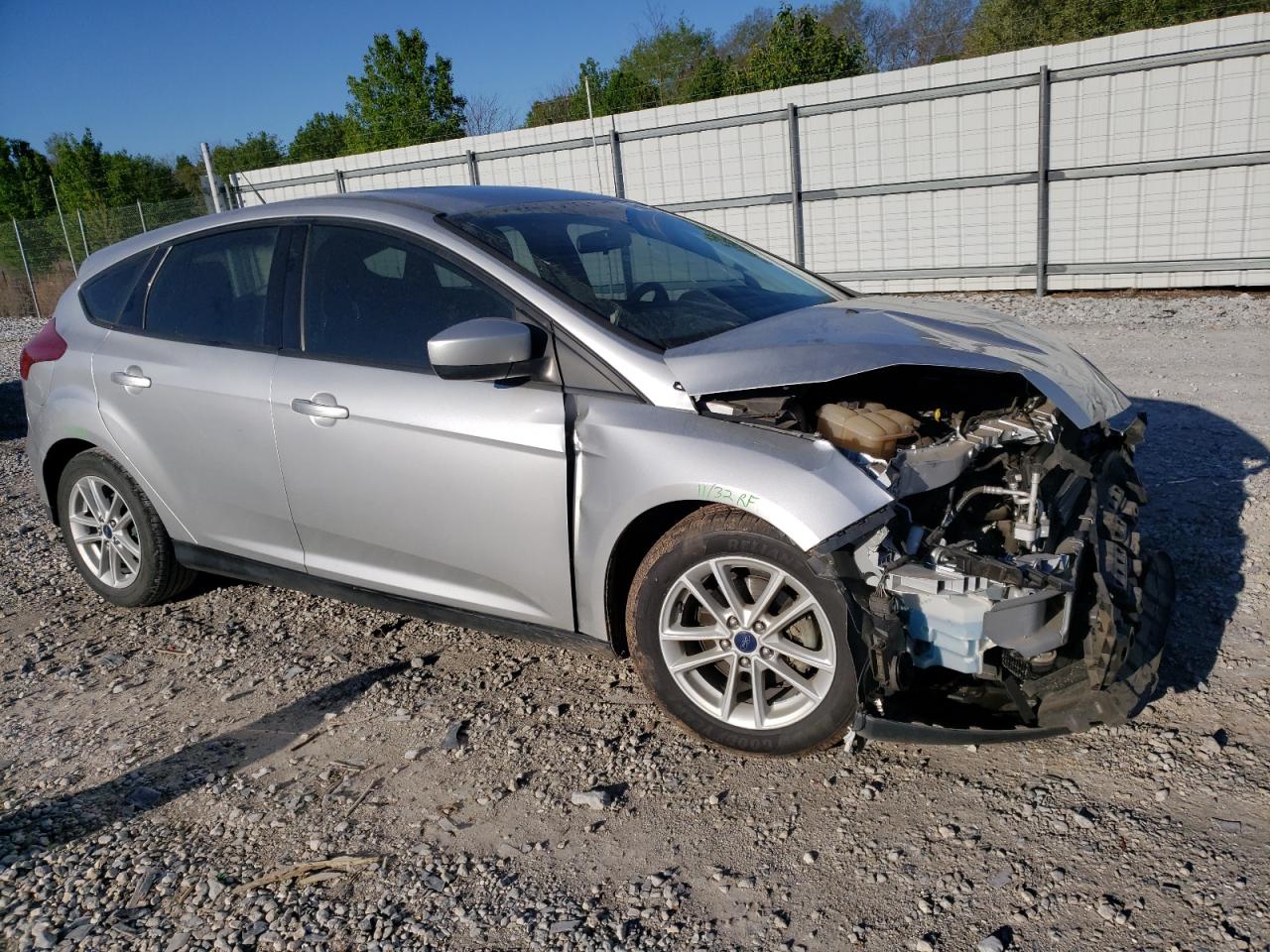 Photo 3 VIN: 1FADP3K26JL256128 - FORD FOCUS 