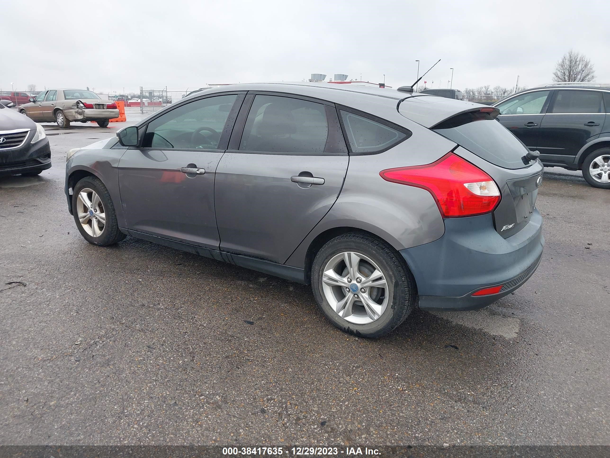 Photo 2 VIN: 1FADP3K27DL146662 - FORD FOCUS 