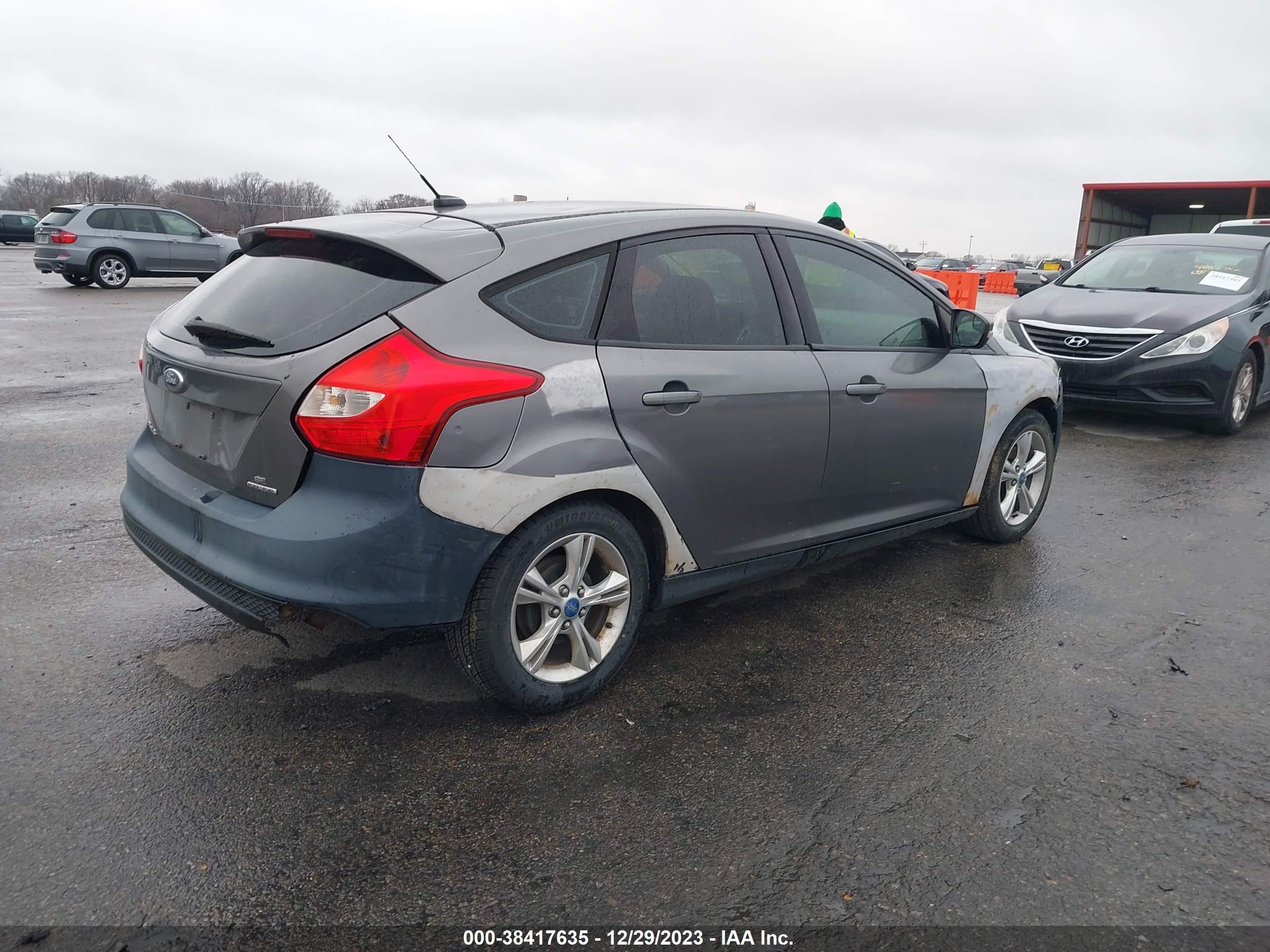 Photo 3 VIN: 1FADP3K27DL146662 - FORD FOCUS 