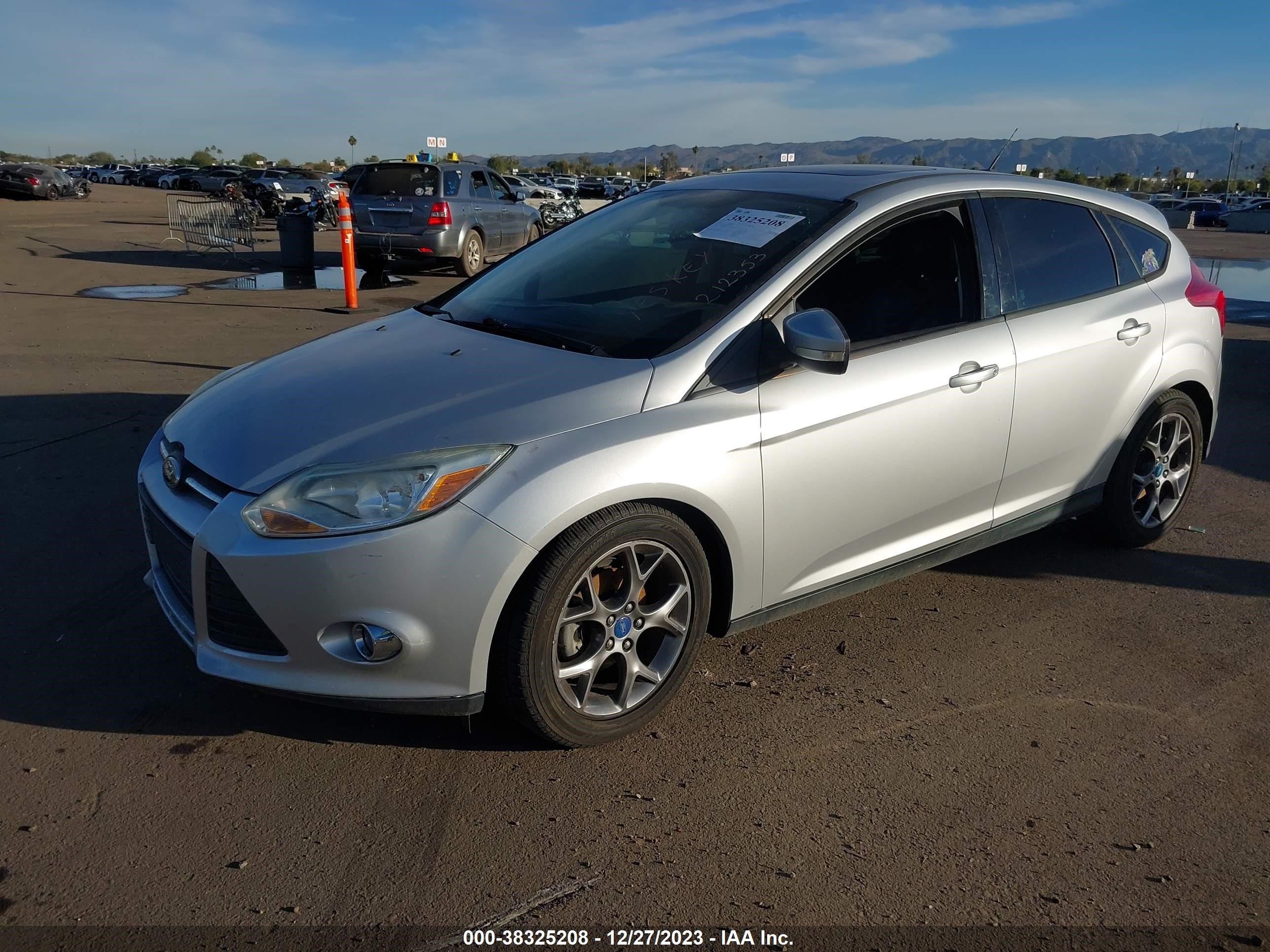 Photo 1 VIN: 1FADP3K27DL212353 - FORD FOCUS 