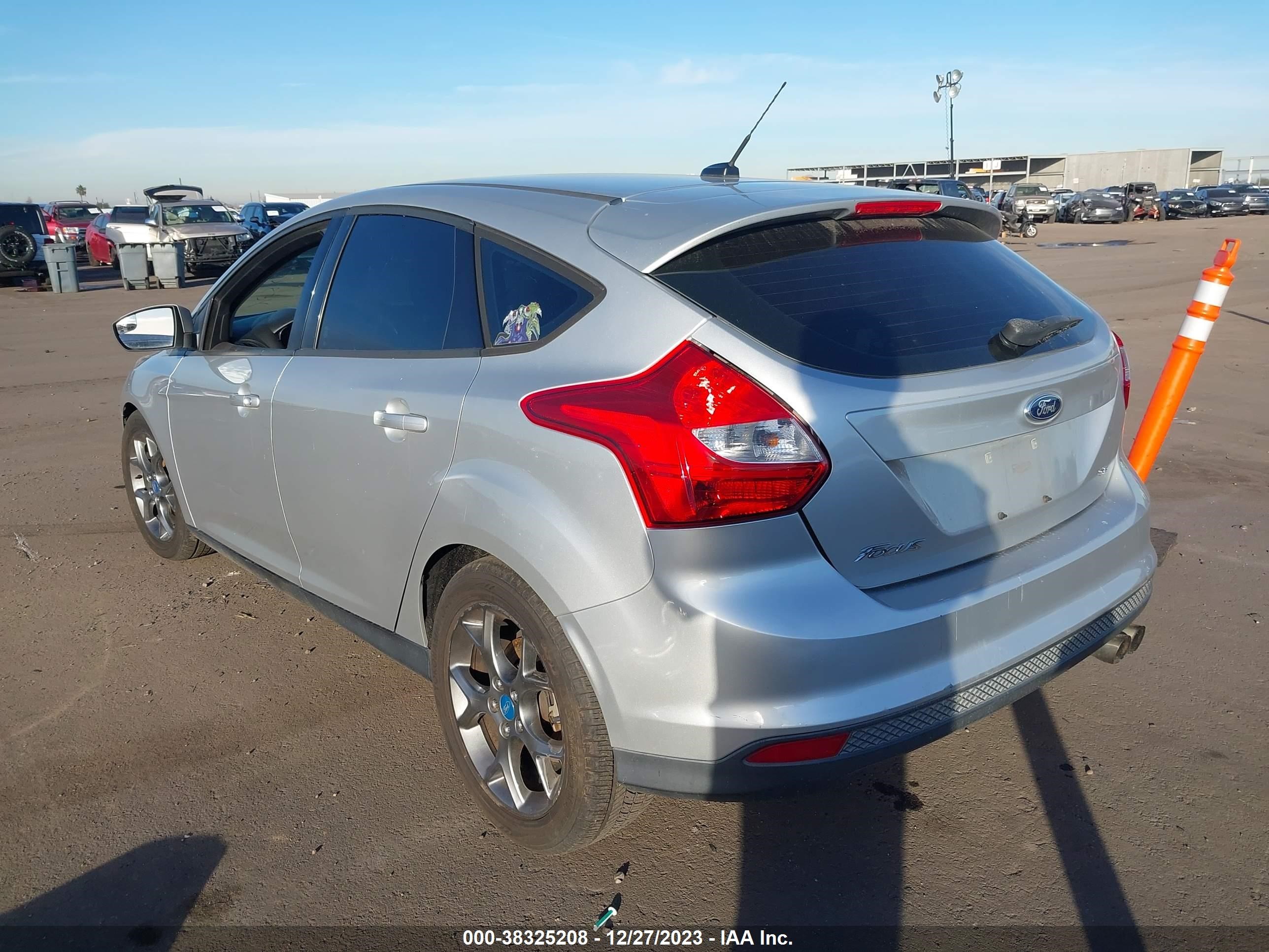 Photo 2 VIN: 1FADP3K27DL212353 - FORD FOCUS 