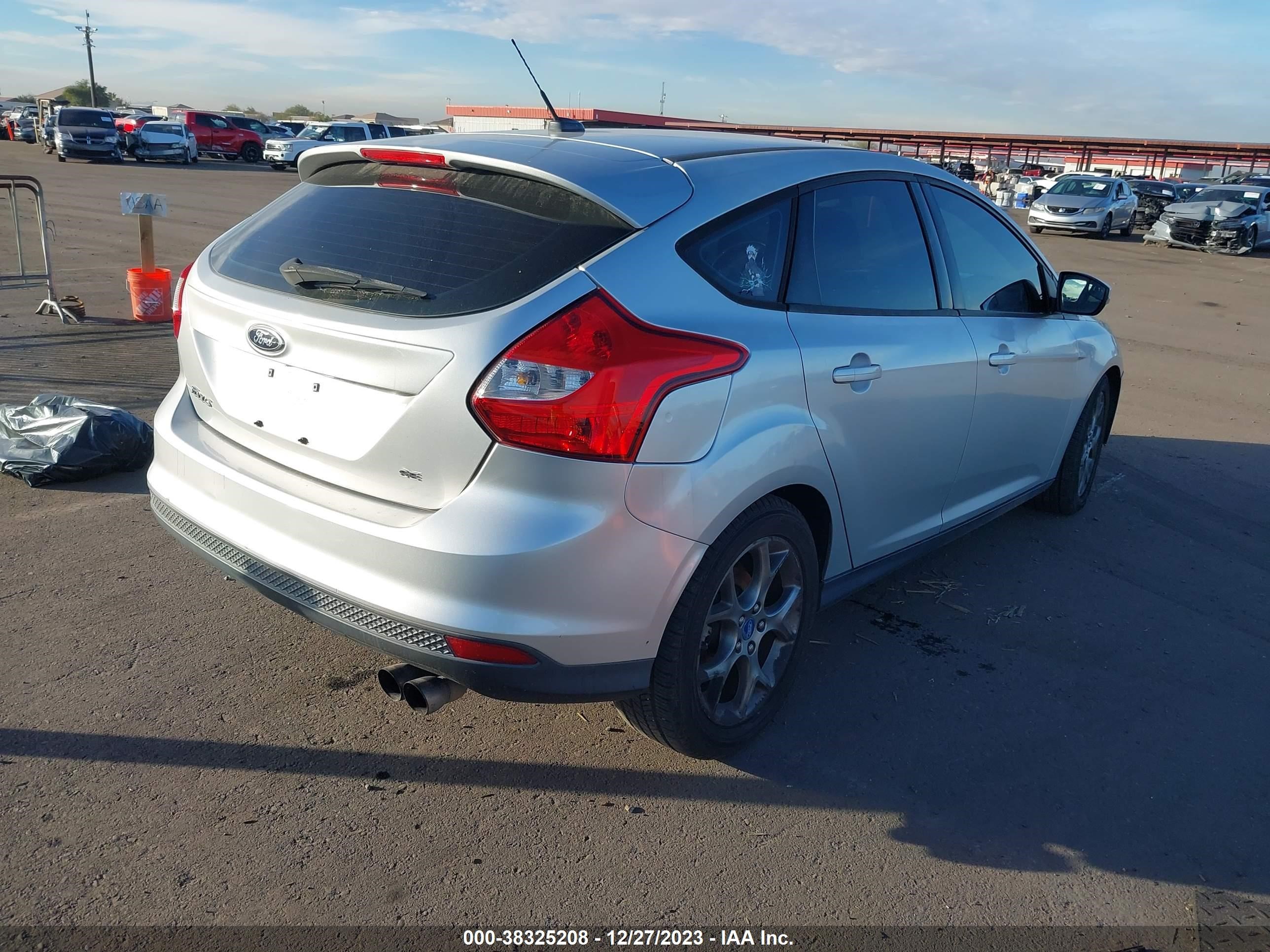 Photo 3 VIN: 1FADP3K27DL212353 - FORD FOCUS 