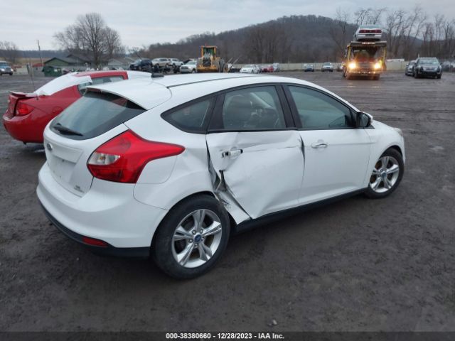 Photo 3 VIN: 1FADP3K27EL135839 - FORD FOCUS 