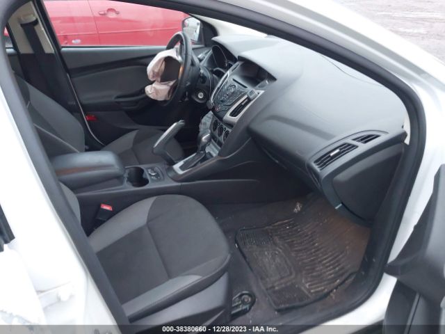 Photo 4 VIN: 1FADP3K27EL135839 - FORD FOCUS 