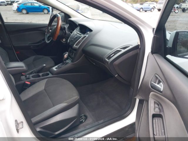 Photo 4 VIN: 1FADP3K27EL288348 - FORD FOCUS 