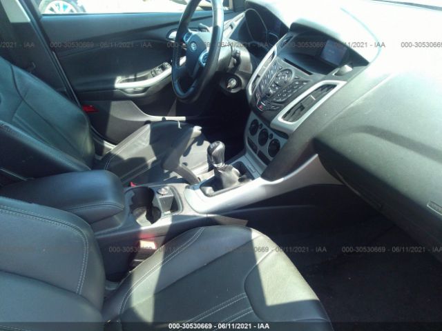 Photo 4 VIN: 1FADP3K27EL389681 - FORD FOCUS 