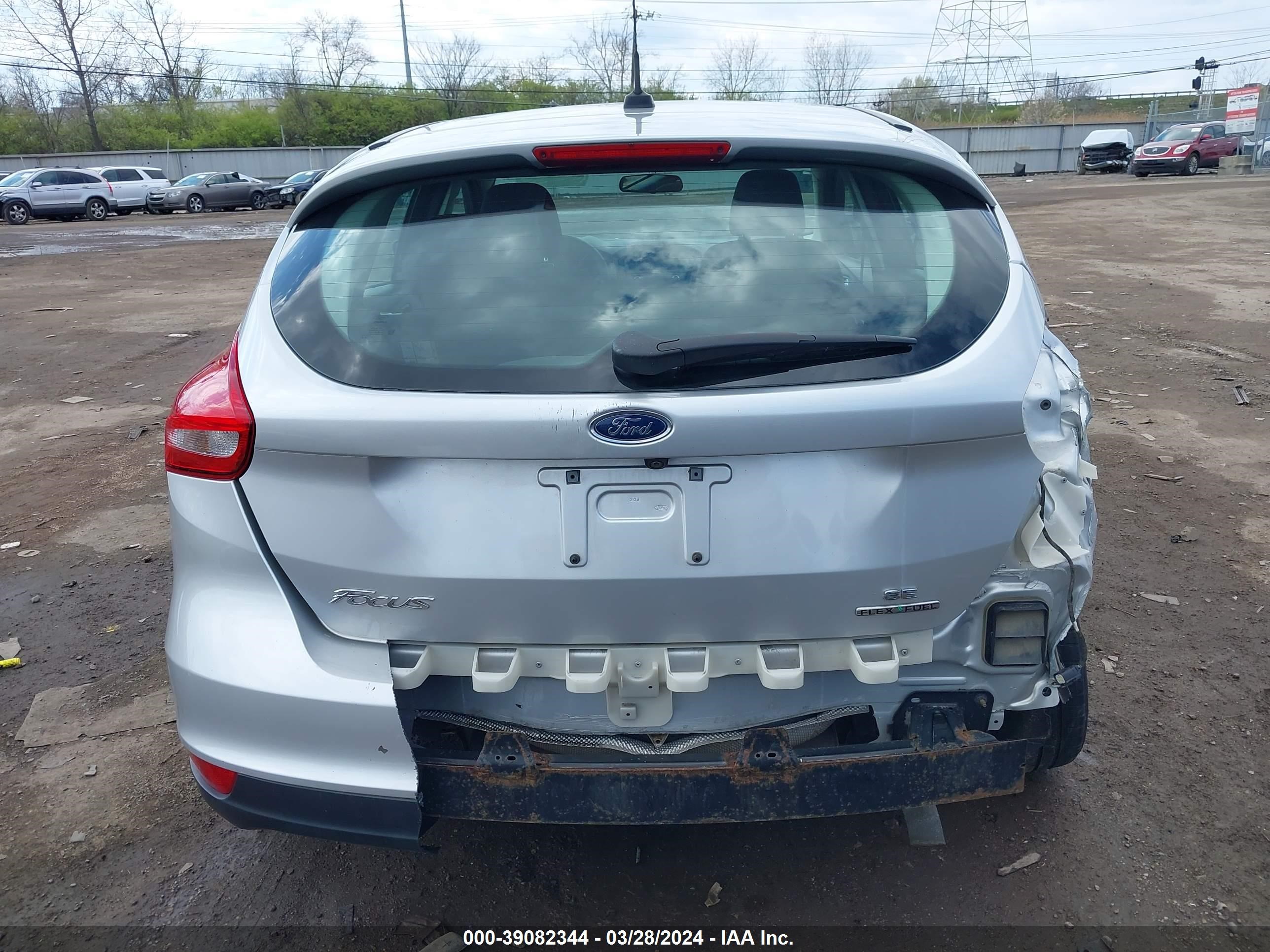 Photo 16 VIN: 1FADP3K27GL220344 - FORD FOCUS 