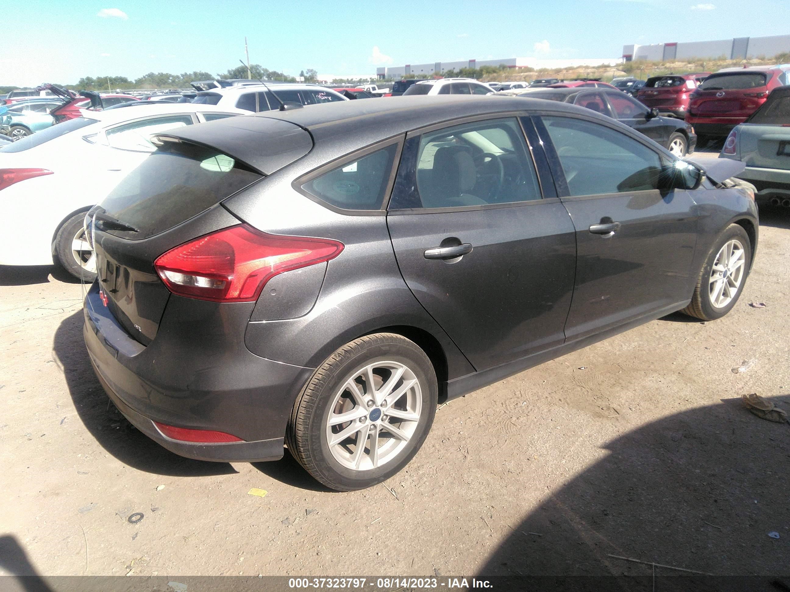 Photo 3 VIN: 1FADP3K27HL215663 - FORD FOCUS 