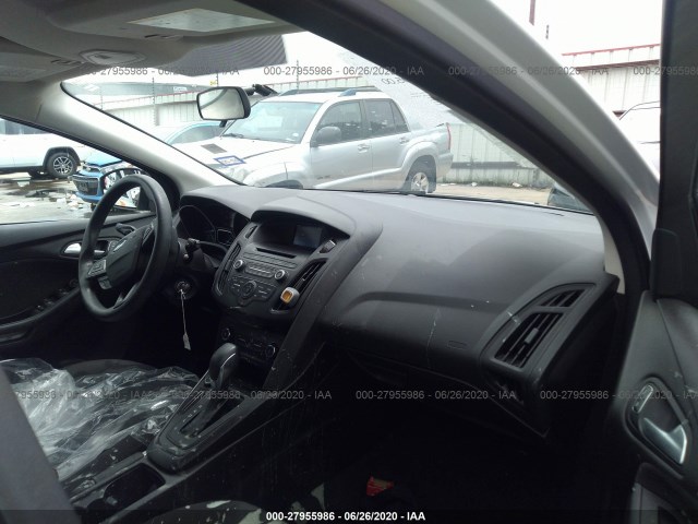 Photo 4 VIN: 1FADP3K27HL278651 - FORD FOCUS 