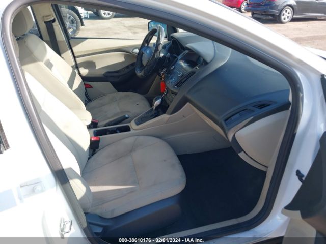 Photo 4 VIN: 1FADP3K27JL206564 - FORD FOCUS 