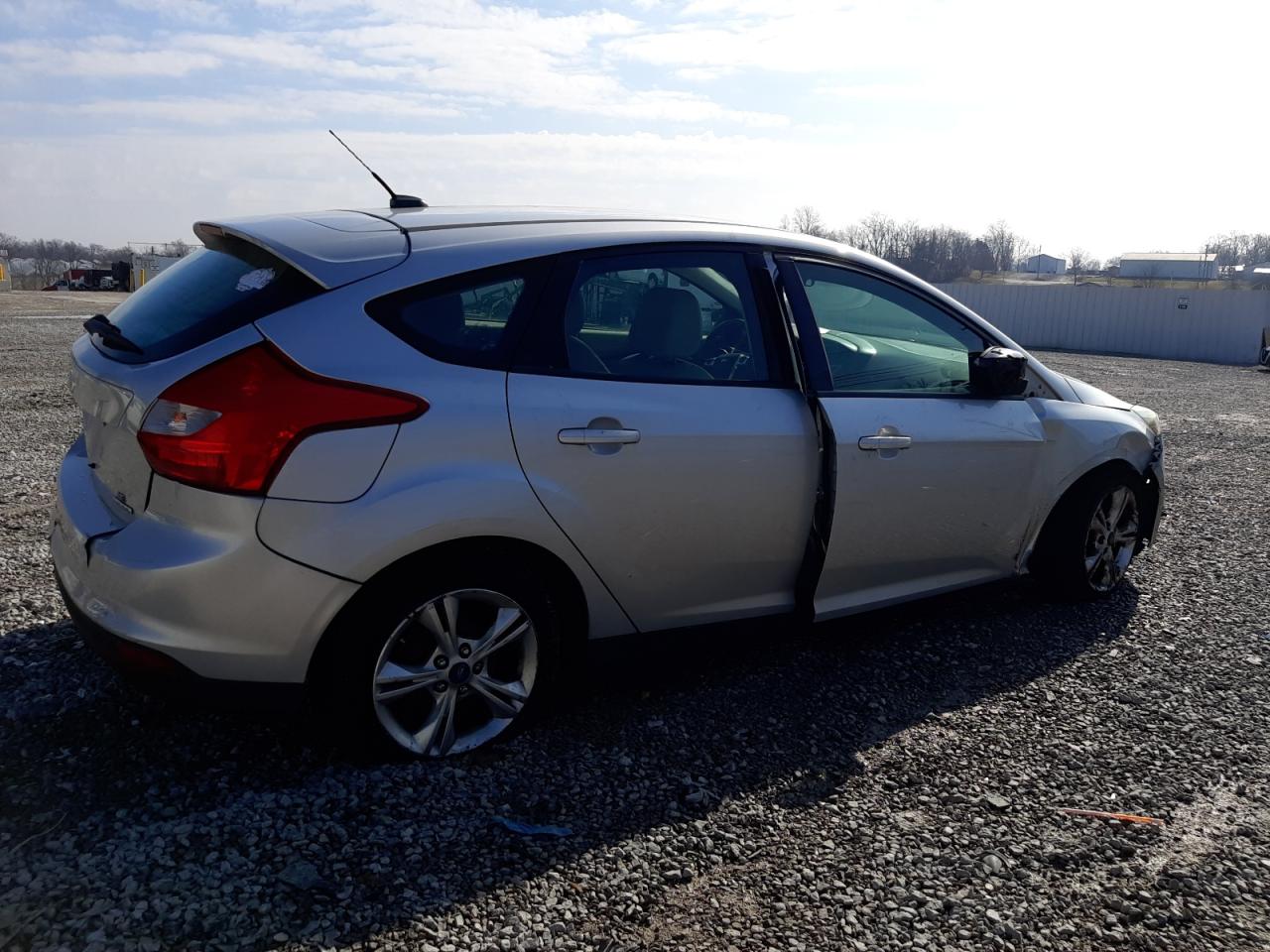 Photo 2 VIN: 1FADP3K28DL214273 - FORD FOCUS 