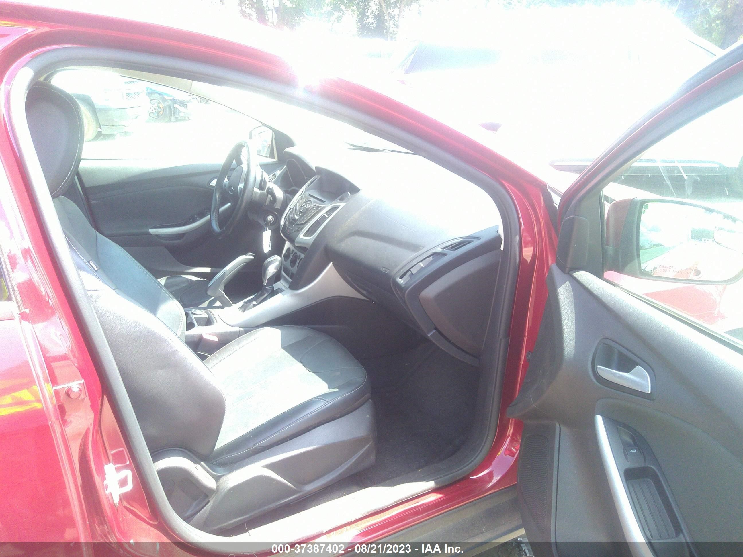 Photo 4 VIN: 1FADP3K28DL320061 - FORD FOCUS 