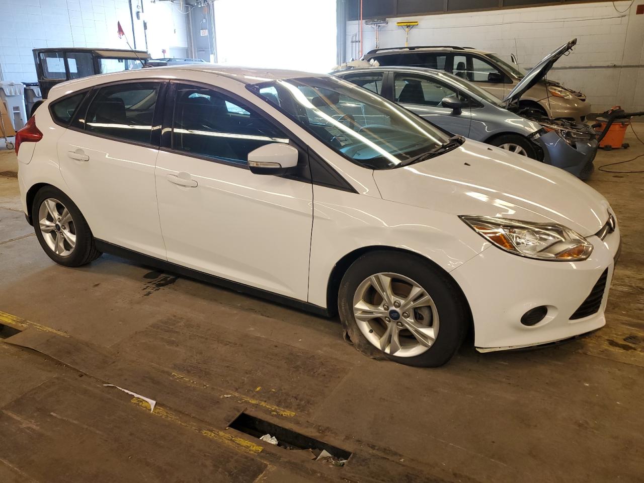 Photo 3 VIN: 1FADP3K28EL166470 - FORD FOCUS 