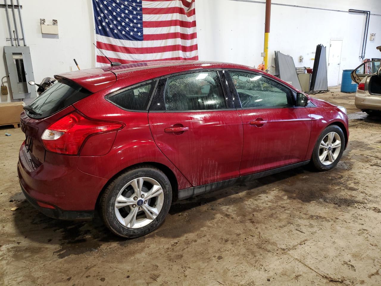 Photo 2 VIN: 1FADP3K28EL226943 - FORD FOCUS 