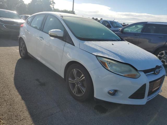 Photo 3 VIN: 1FADP3K28EL268853 - FORD FOCUS SE 