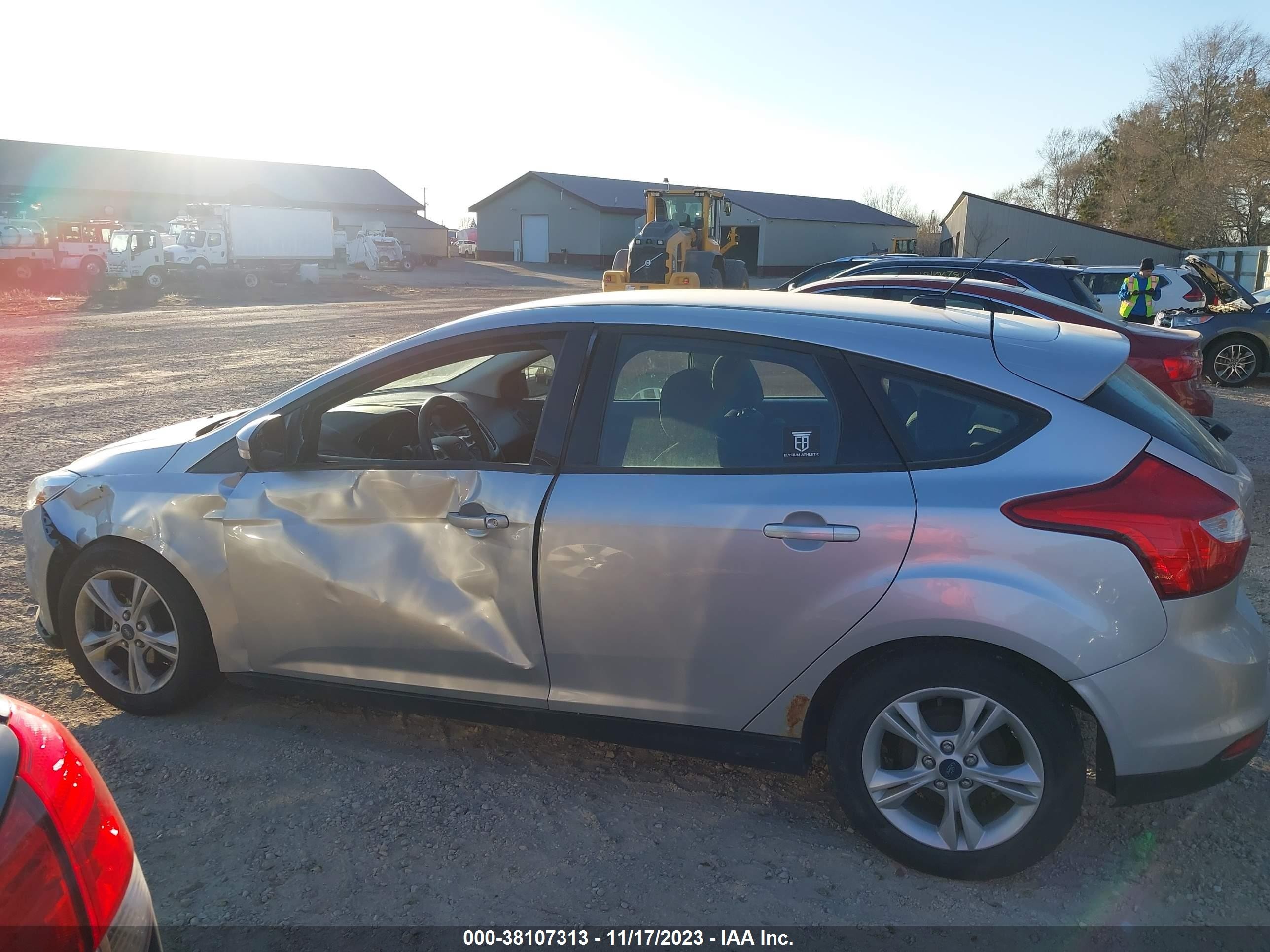 Photo 13 VIN: 1FADP3K28EL420713 - FORD FOCUS 