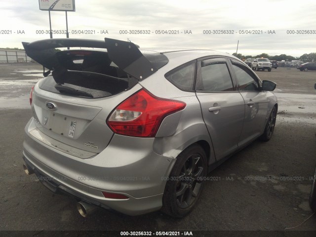 Photo 3 VIN: 1FADP3K28EL426172 - FORD FOCUS 