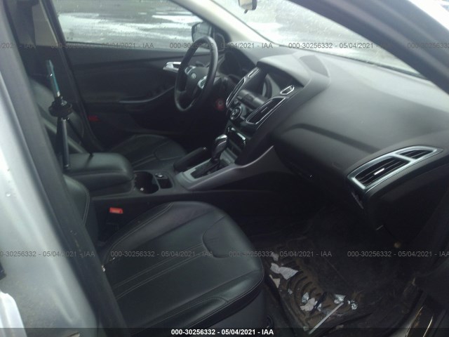 Photo 4 VIN: 1FADP3K28EL426172 - FORD FOCUS 